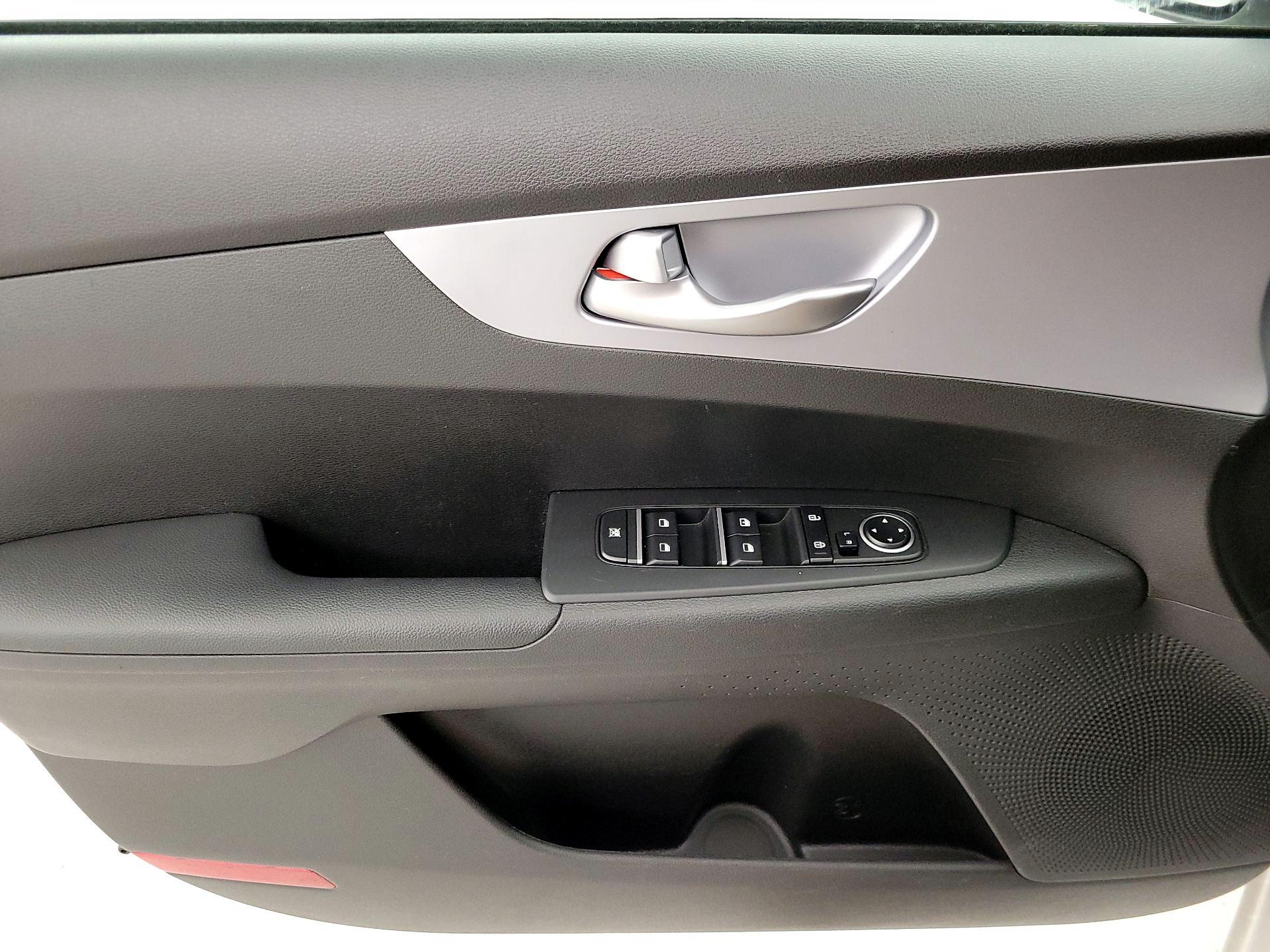 Thumbnail: 2023 Kia Forte - 12