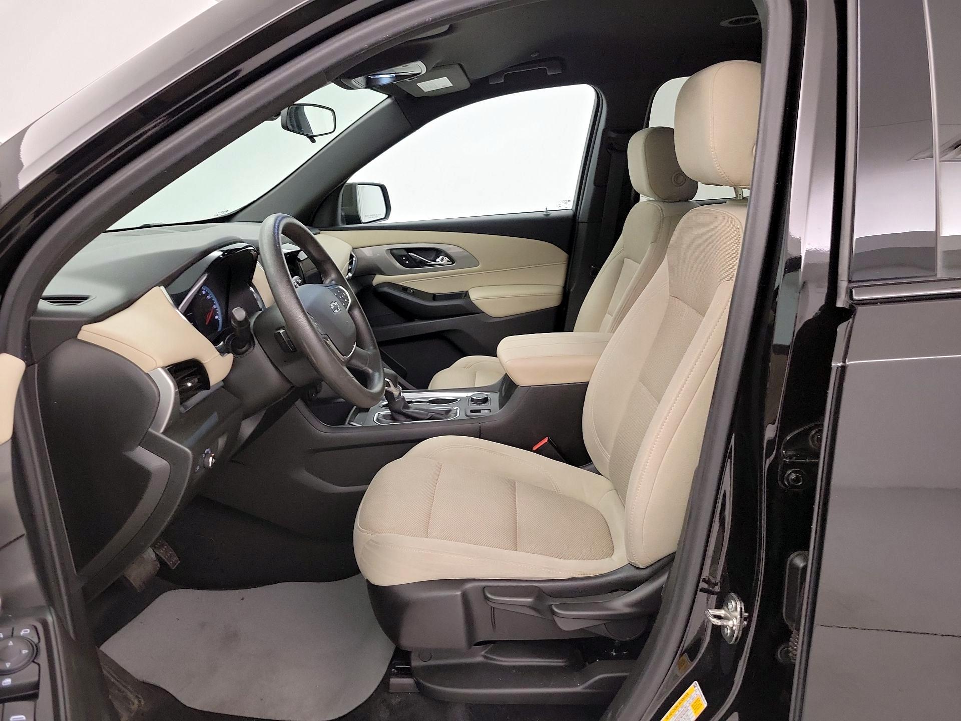 Thumbnail: 2022 Chevrolet Traverse - 11