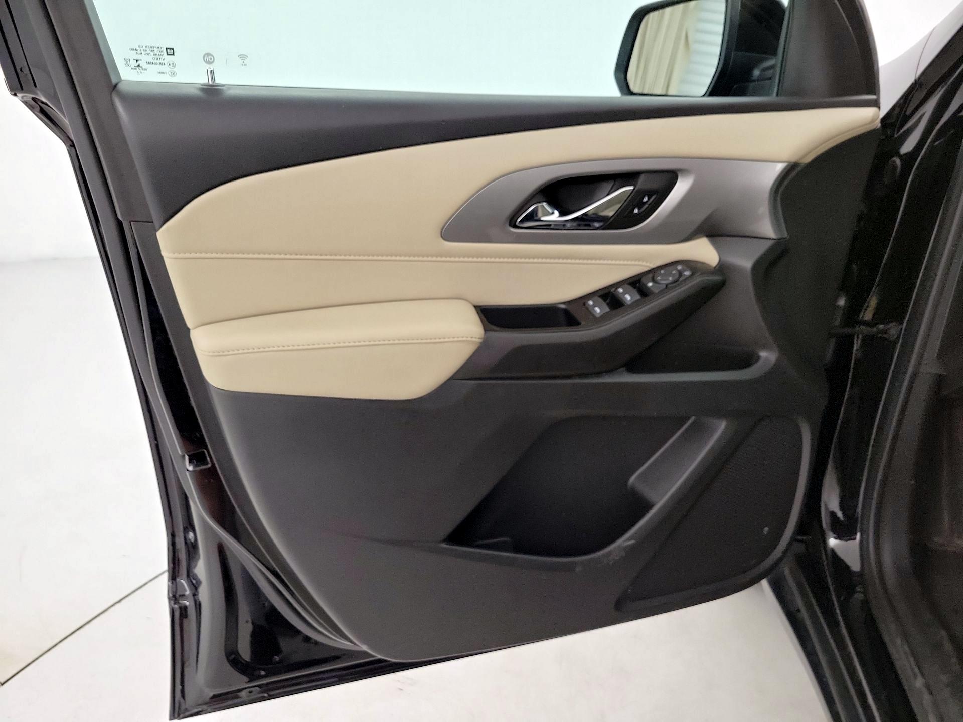 Thumbnail: 2022 Chevrolet Traverse - 12