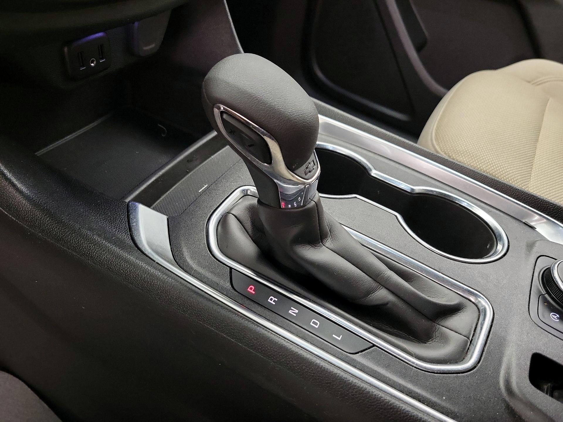 Thumbnail: 2022 Chevrolet Traverse - 17