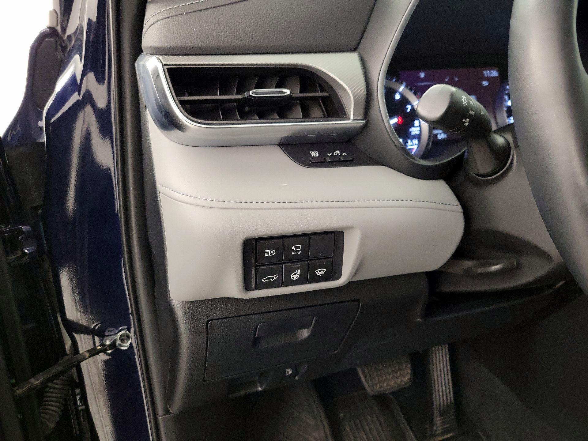 Thumbnail: 2021 Toyota Highlander - 13