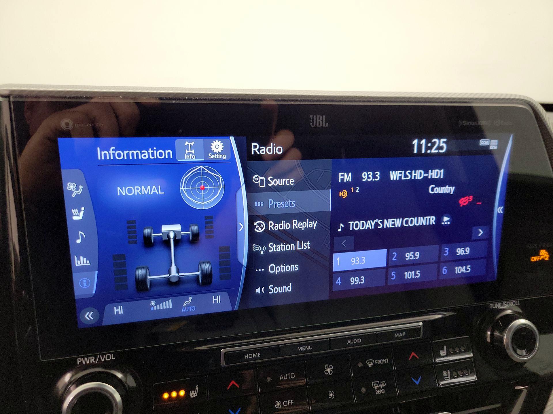 Thumbnail: 2021 Toyota Highlander - 16