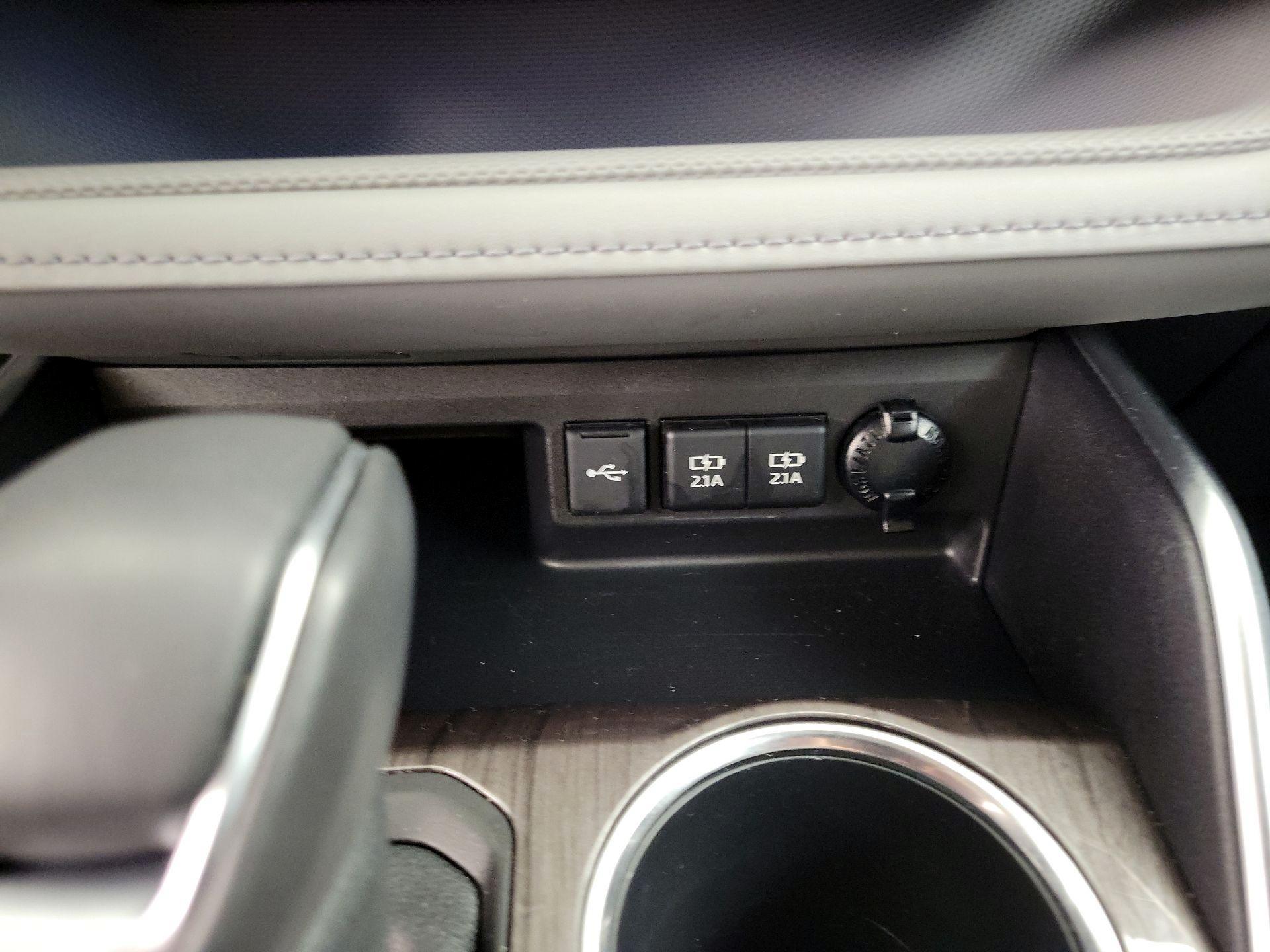 Thumbnail: 2021 Toyota Highlander - 19