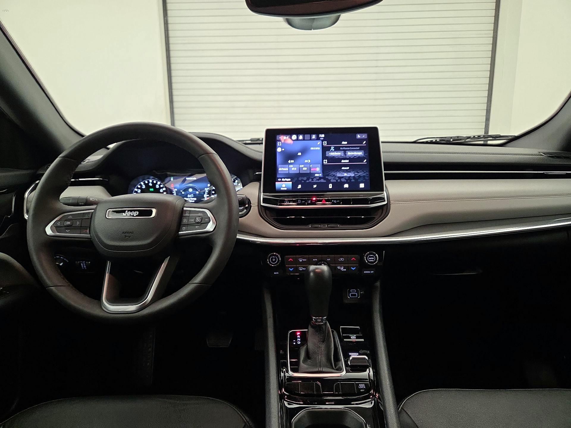 Thumbnail: 2023 Jeep Compass - 9