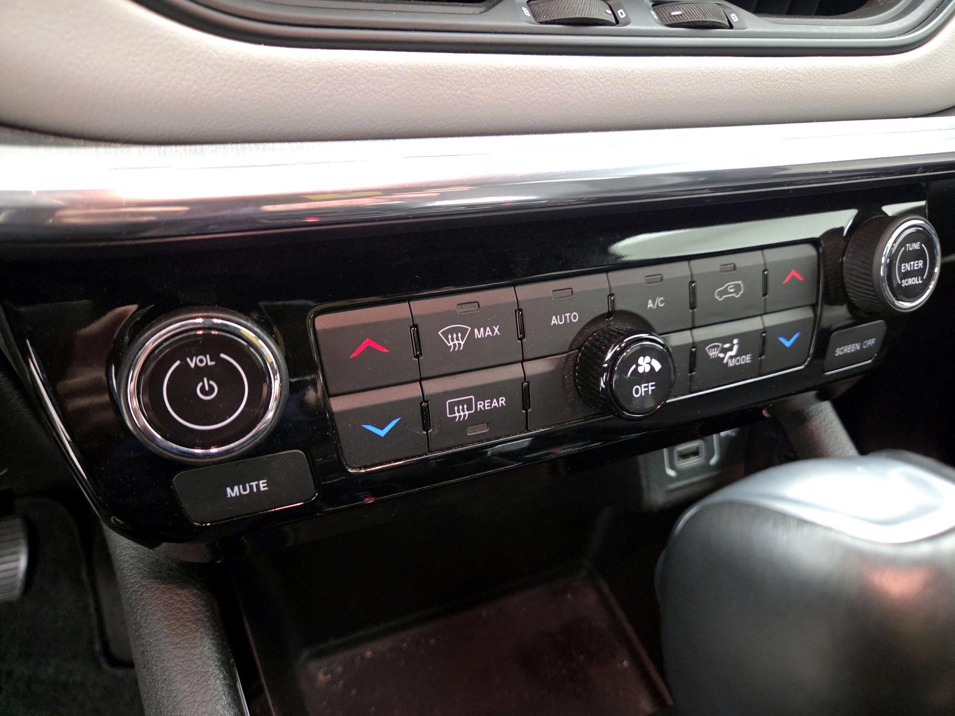 Thumbnail: 2023 Jeep Compass - 15