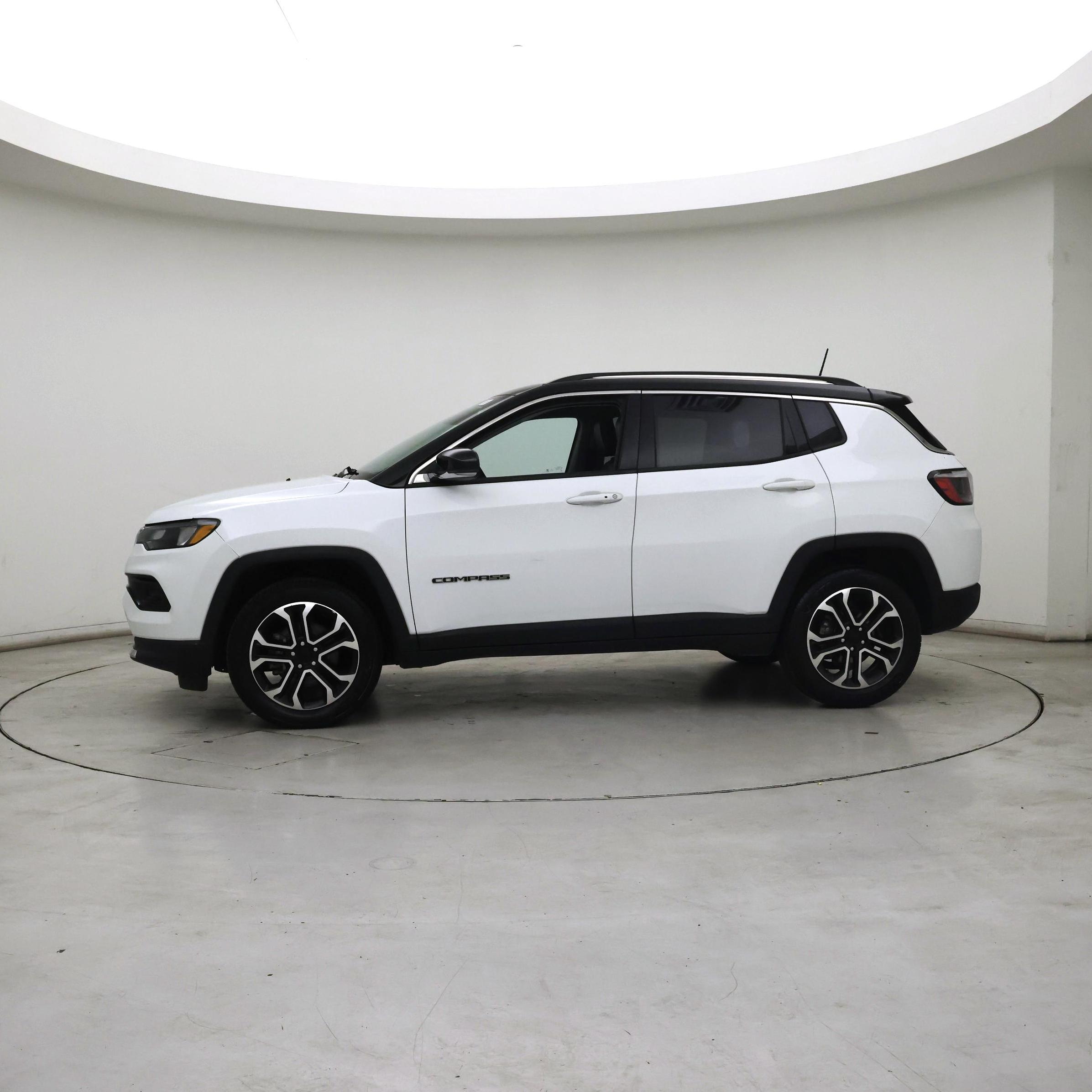 Thumbnail: 2022 Jeep Compass - 3