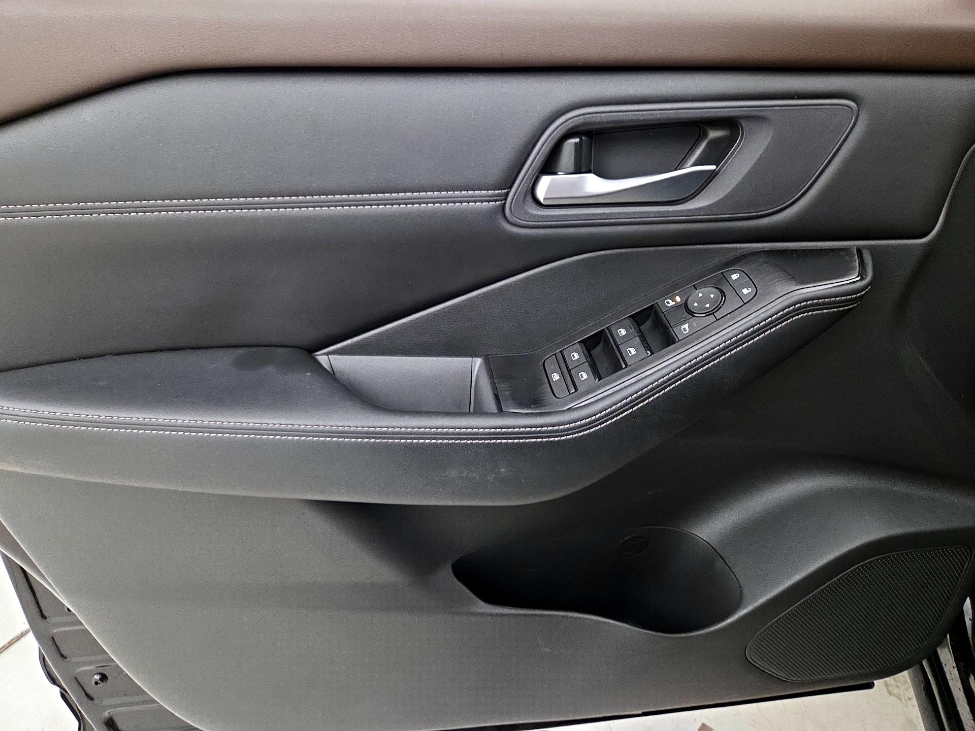 Thumbnail: 2023 Nissan Rogue - 12