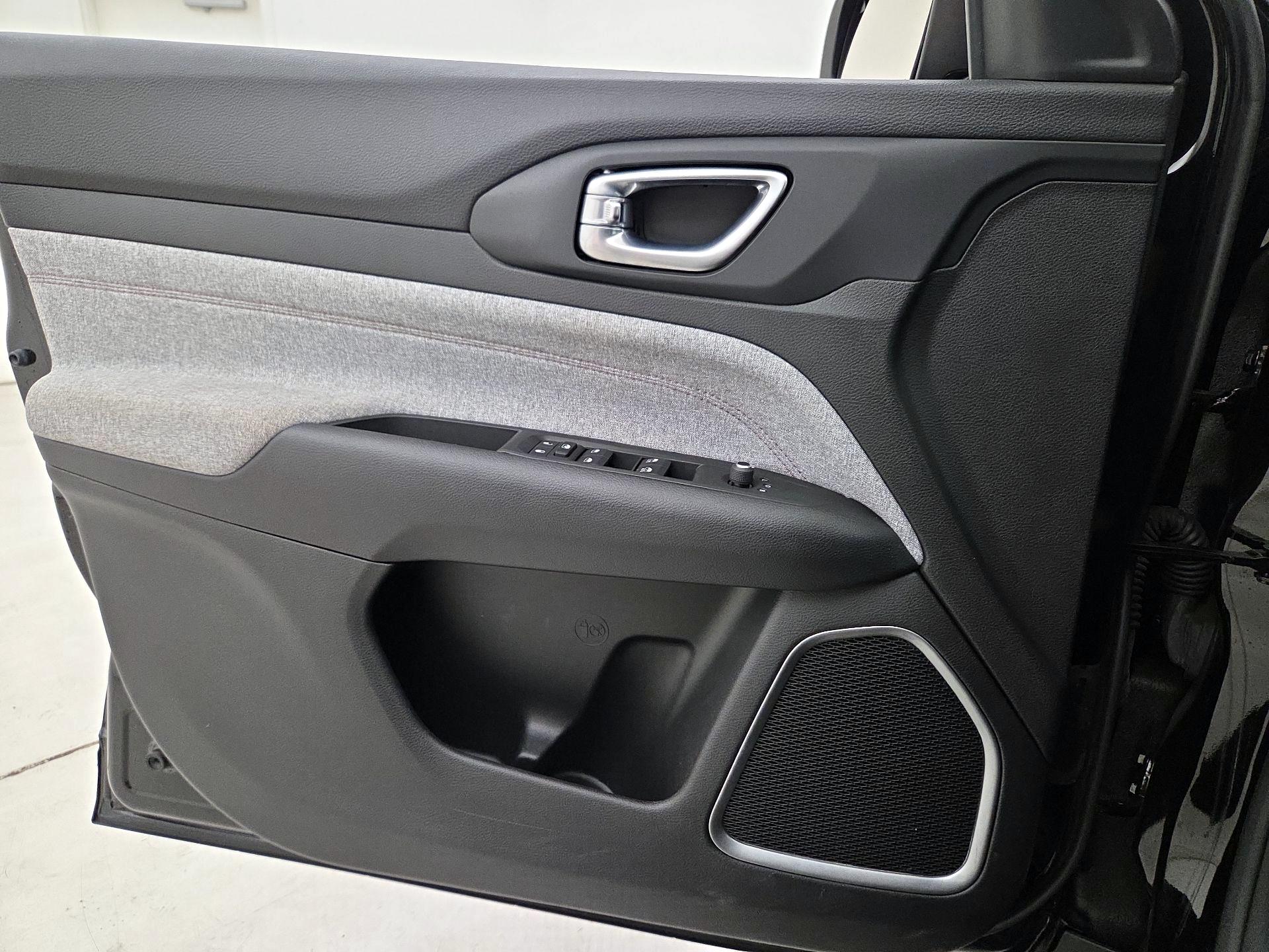 Thumbnail: 2022 Jeep Compass - 12