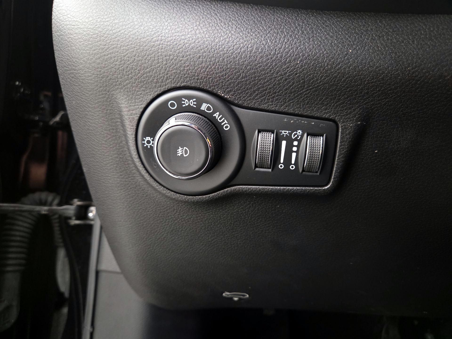 Thumbnail: 2022 Jeep Compass - 13