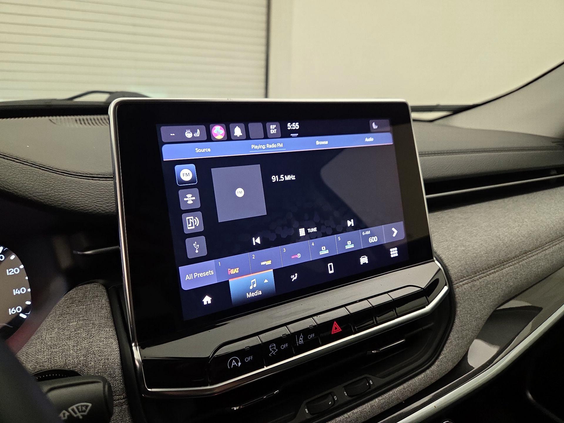 Thumbnail: 2022 Jeep Compass - 15