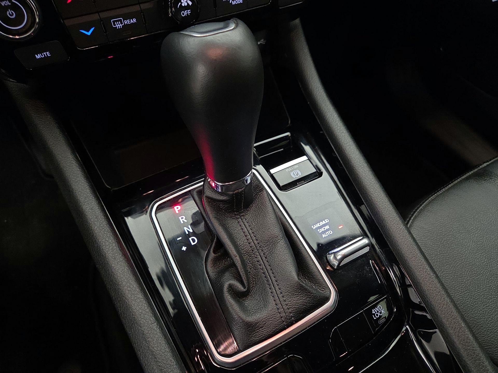 Thumbnail: 2023 Jeep Compass - 16