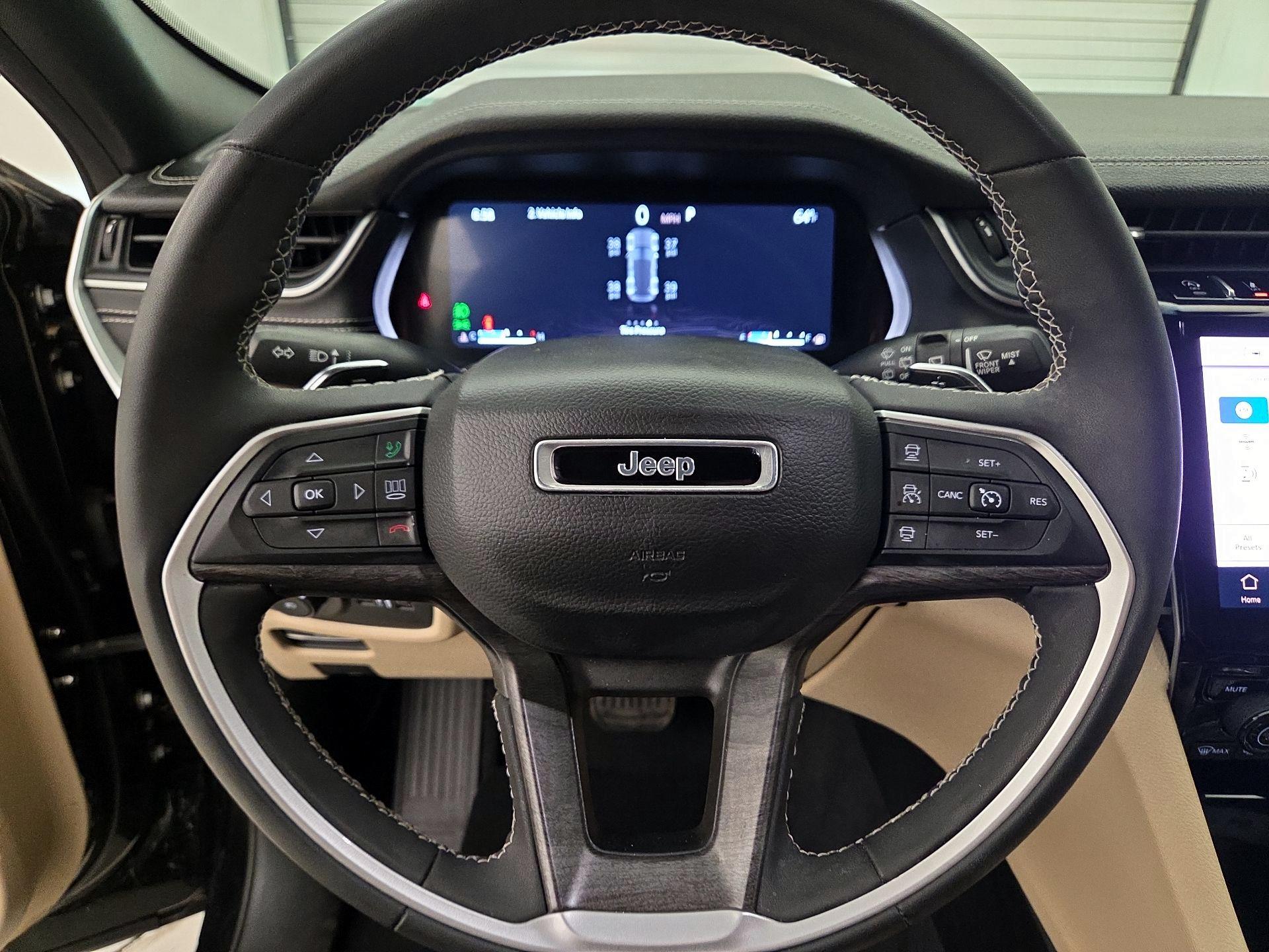 Thumbnail: 2023 Jeep Grand Cherokee - 10