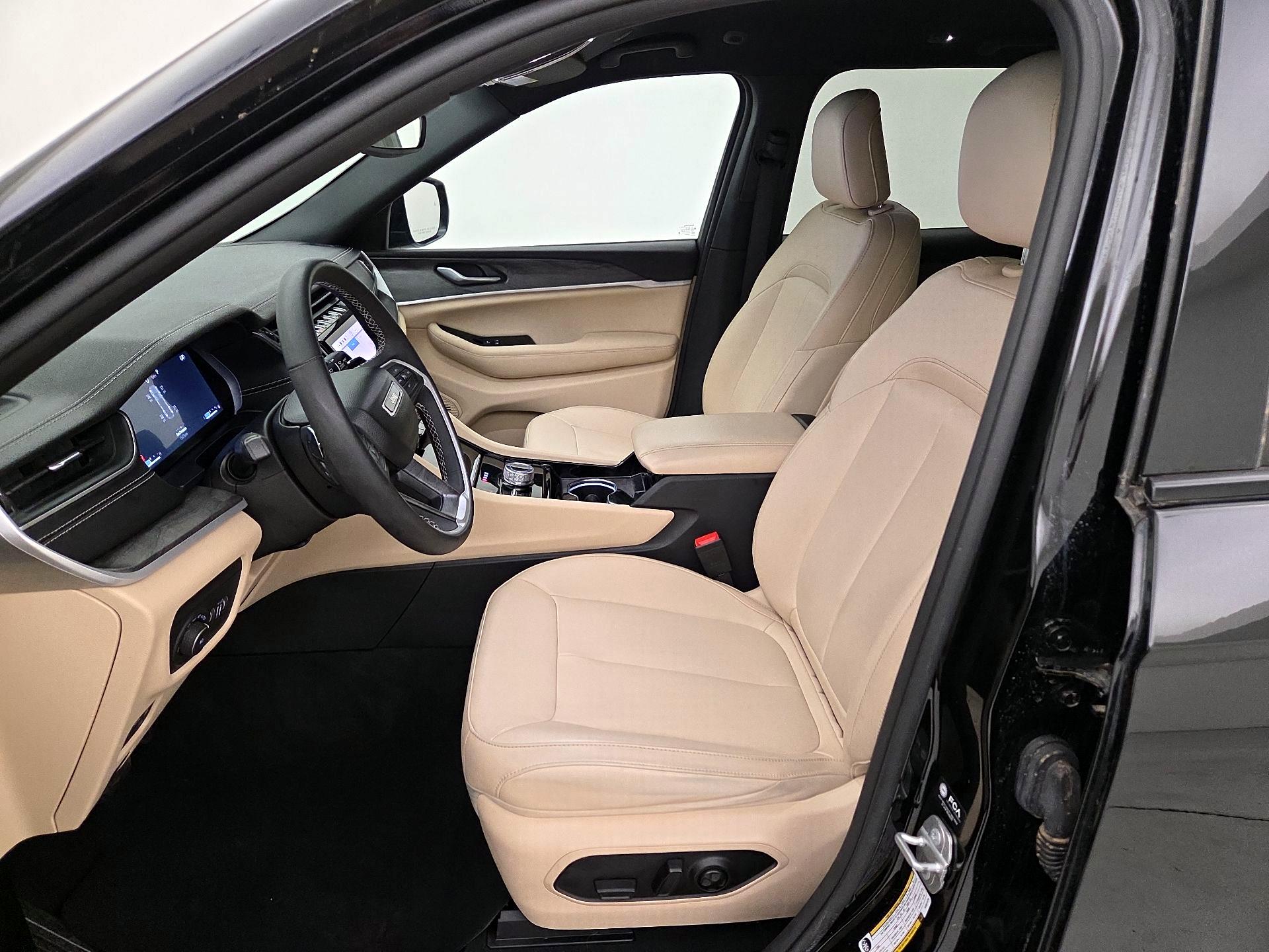 Thumbnail: 2023 Jeep Grand Cherokee - 11