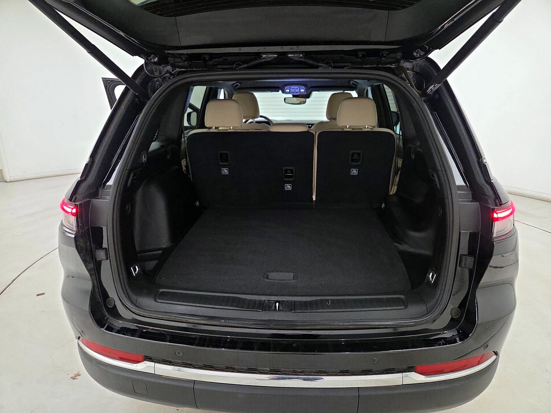 Thumbnail: 2023 Jeep Grand Cherokee - 19