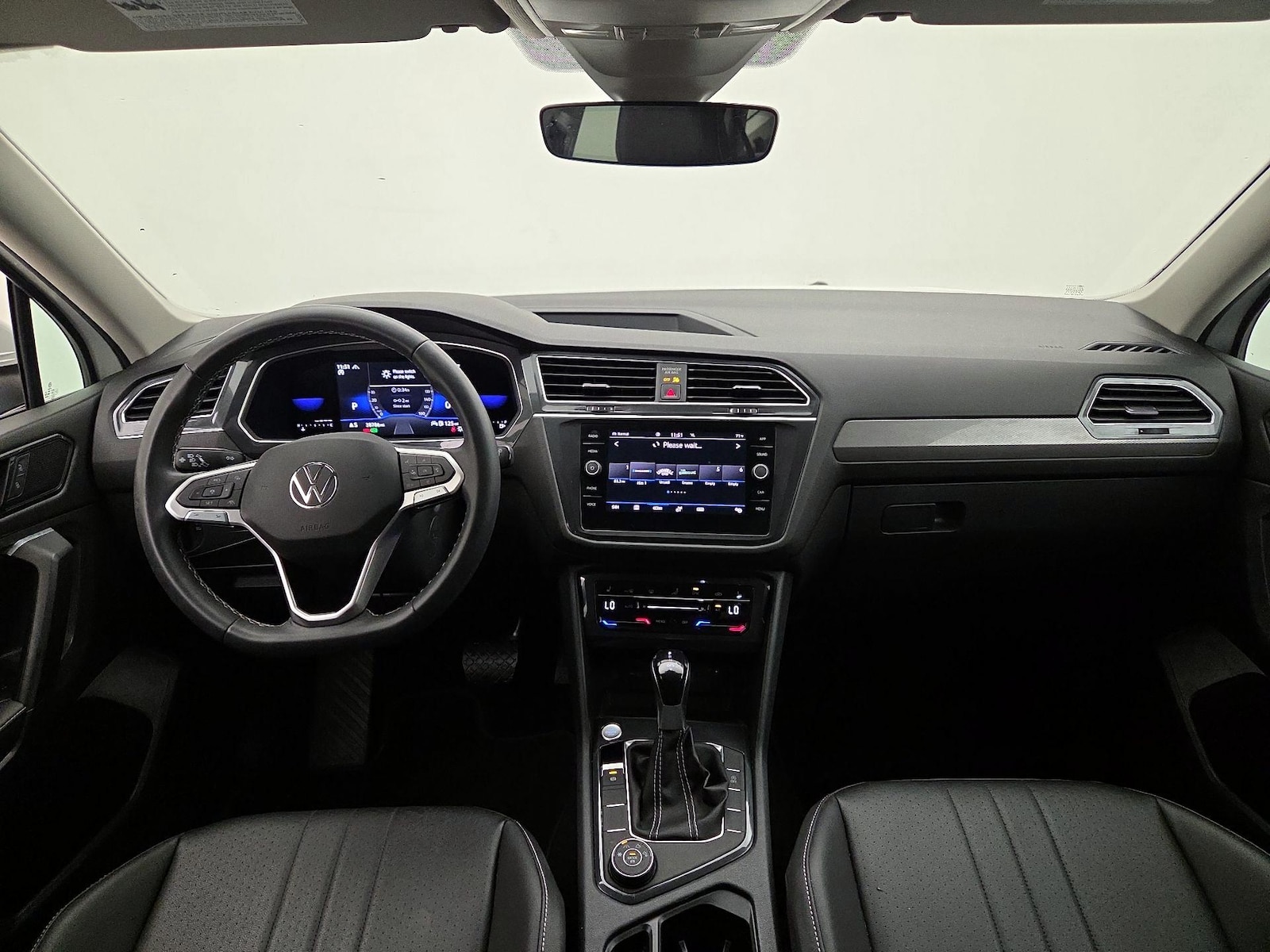 2023 Volkswagen Tiguan SE - Photo 10