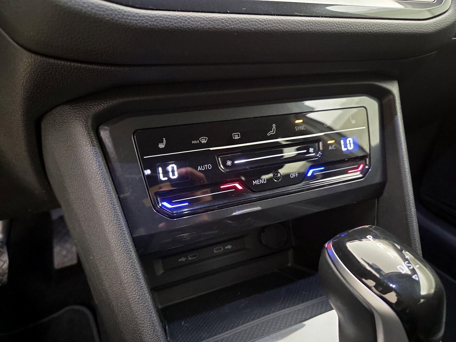2023 Volkswagen Tiguan SE - Photo 17