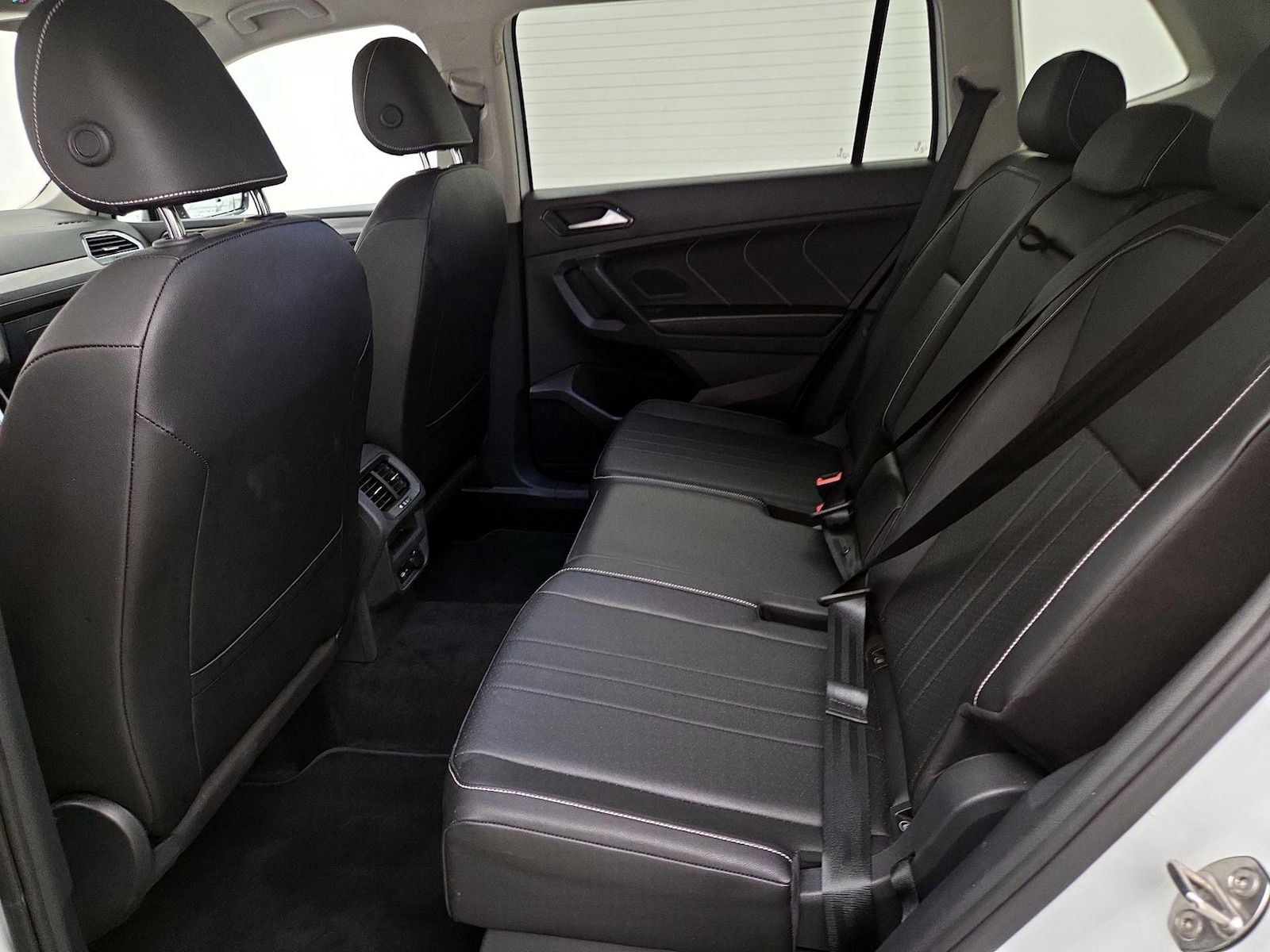 2023 Volkswagen Tiguan SE - Photo 19