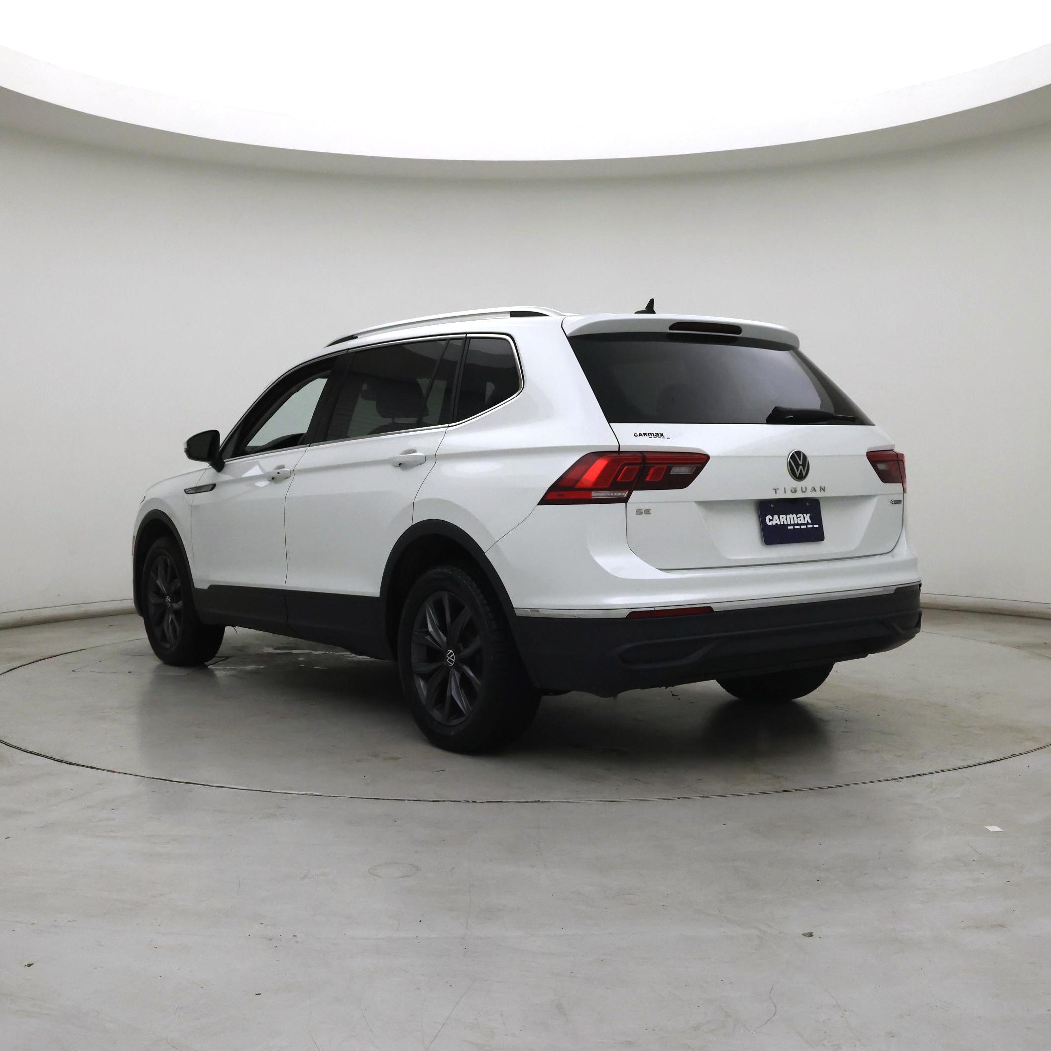 Thumbnail: 2023 Volkswagen Tiguan - 2