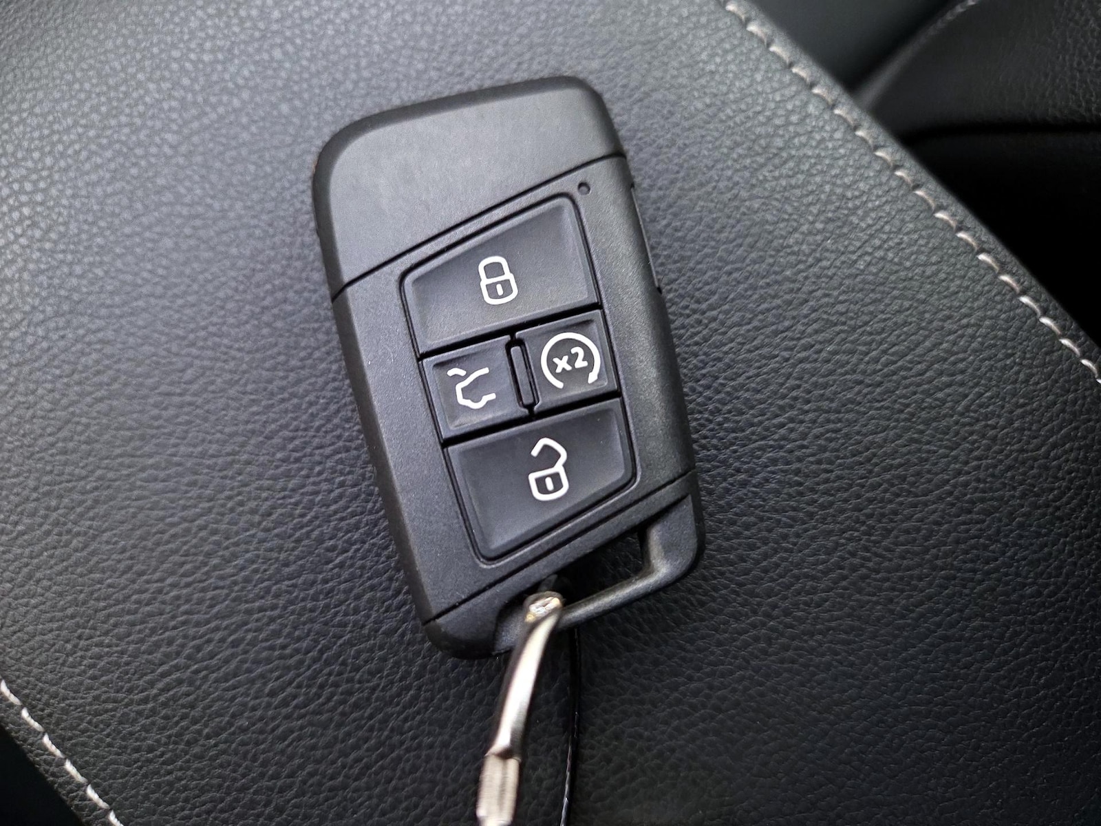 2023 Volkswagen Tiguan SE - Photo 22