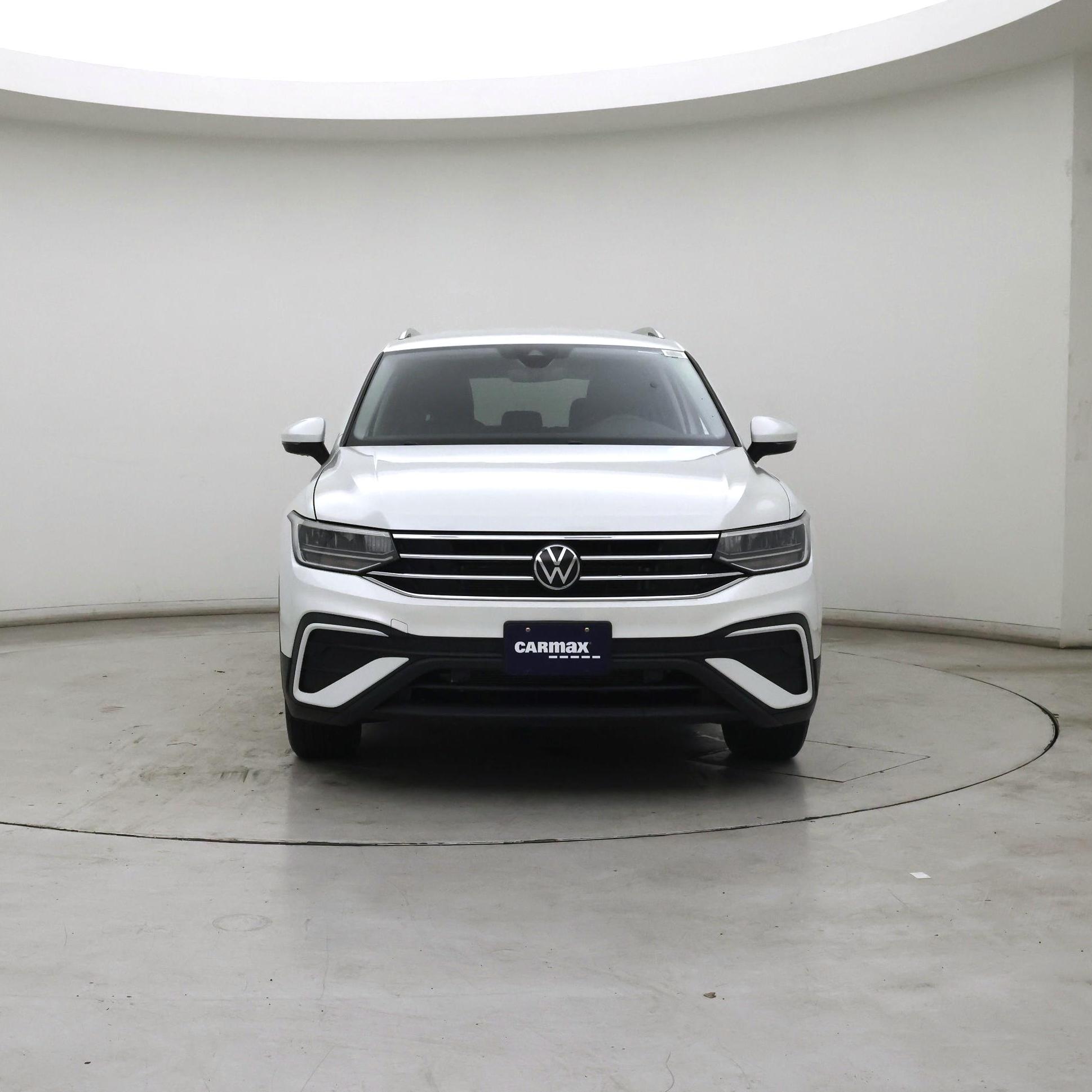 Thumbnail: 2023 Volkswagen Tiguan - 5
