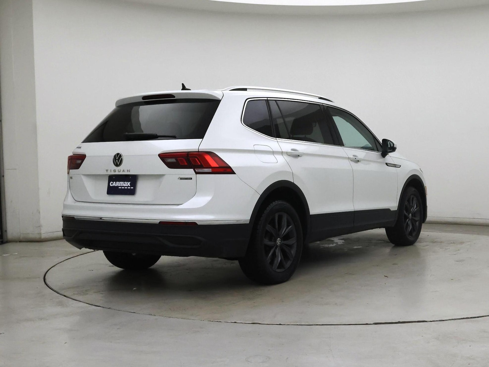 2023 Volkswagen Tiguan SE - Photo 9