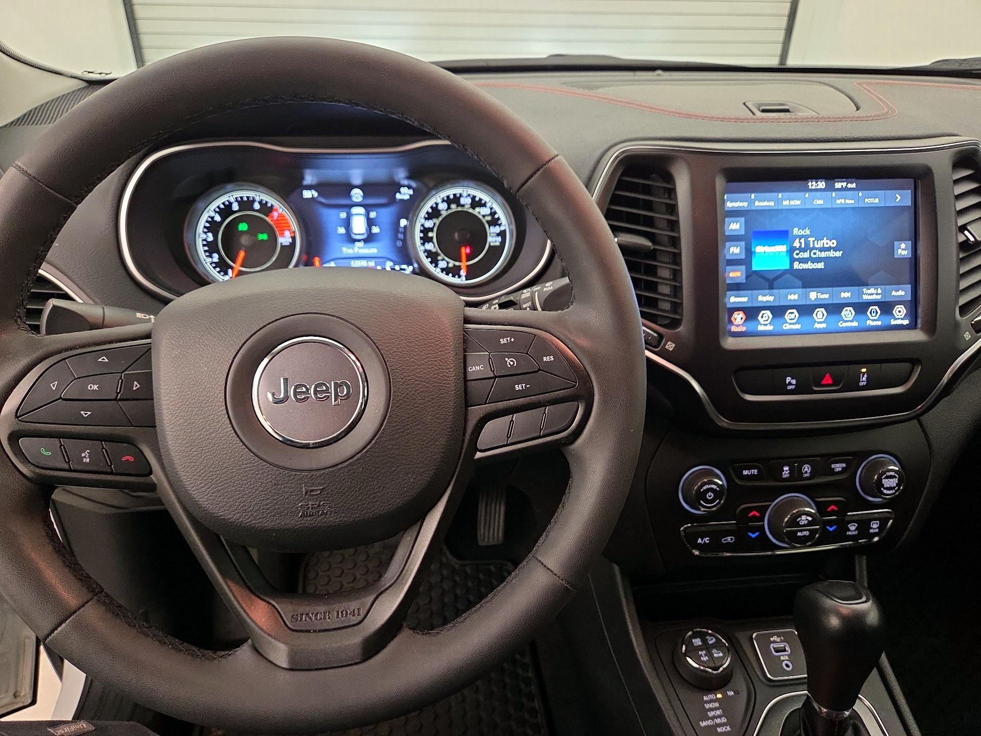 Thumbnail: 2022 Jeep Cherokee - 9