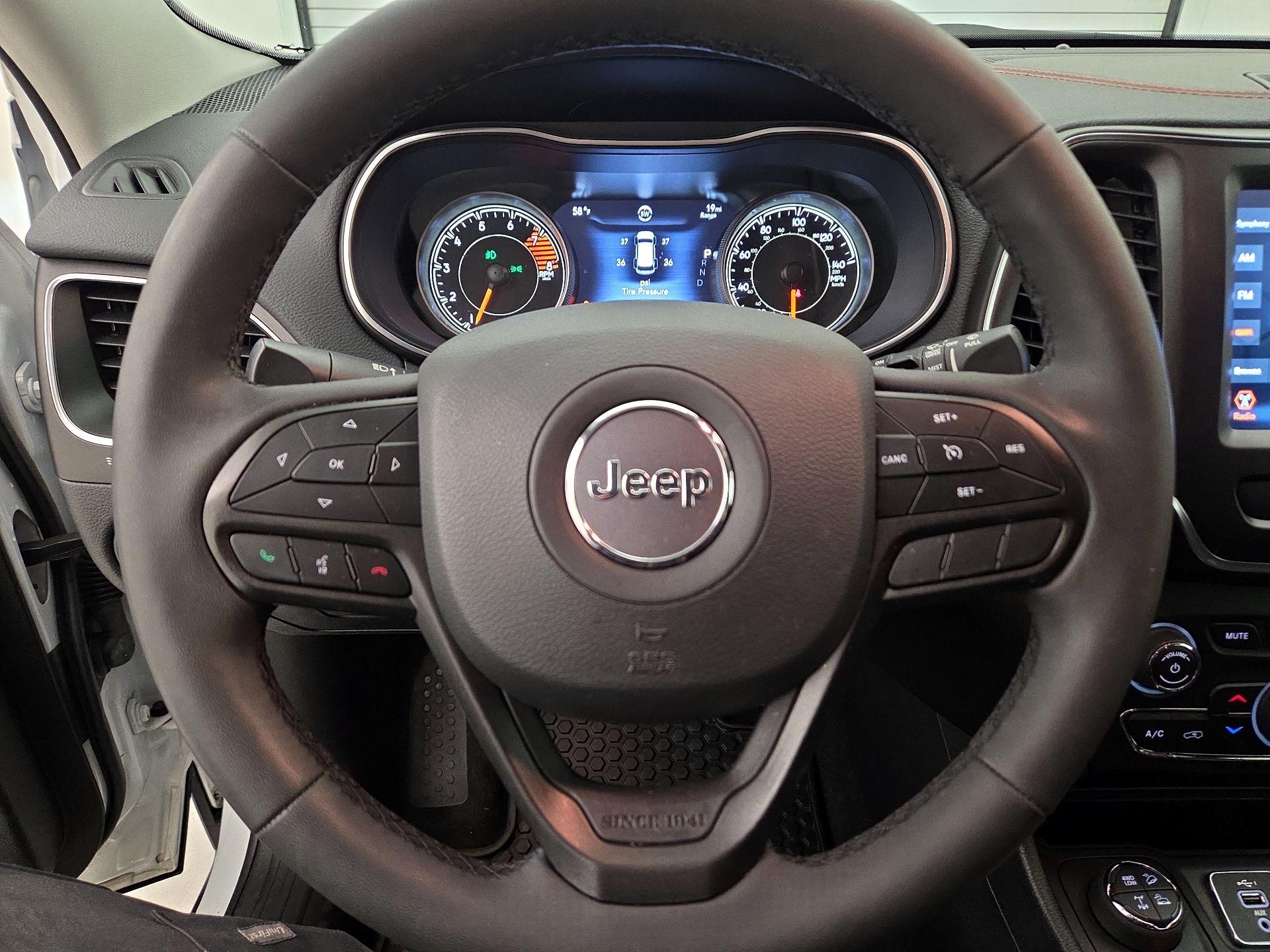 Thumbnail: 2022 Jeep Cherokee - 10