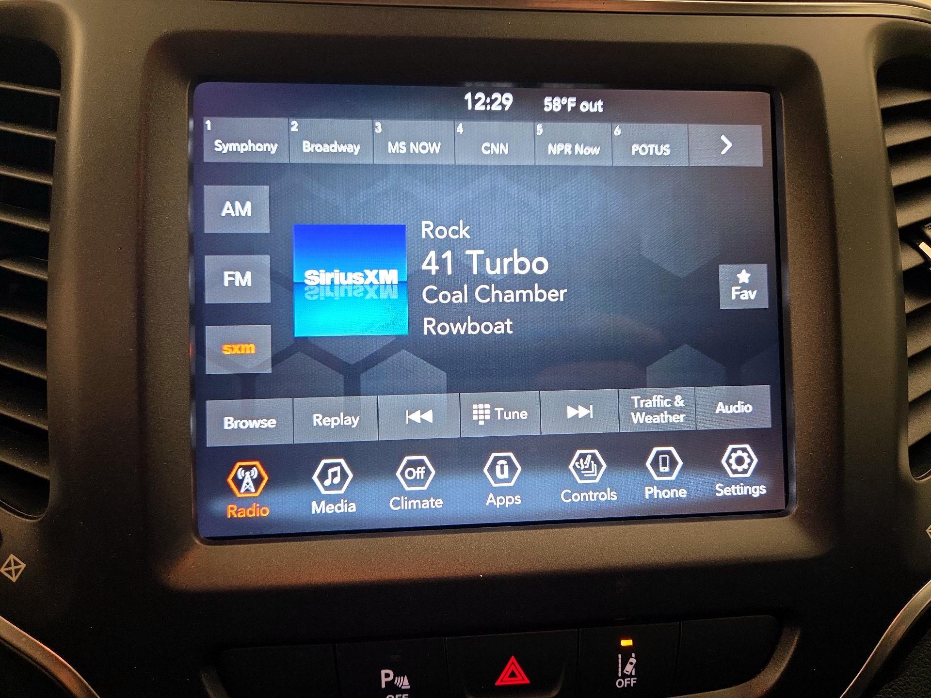 Thumbnail: 2022 Jeep Cherokee - 14