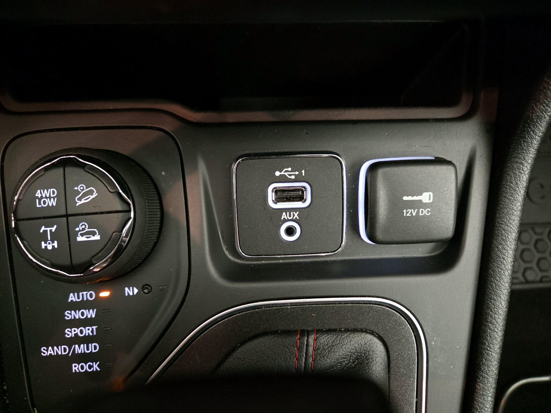 Thumbnail: 2022 Jeep Cherokee - 17