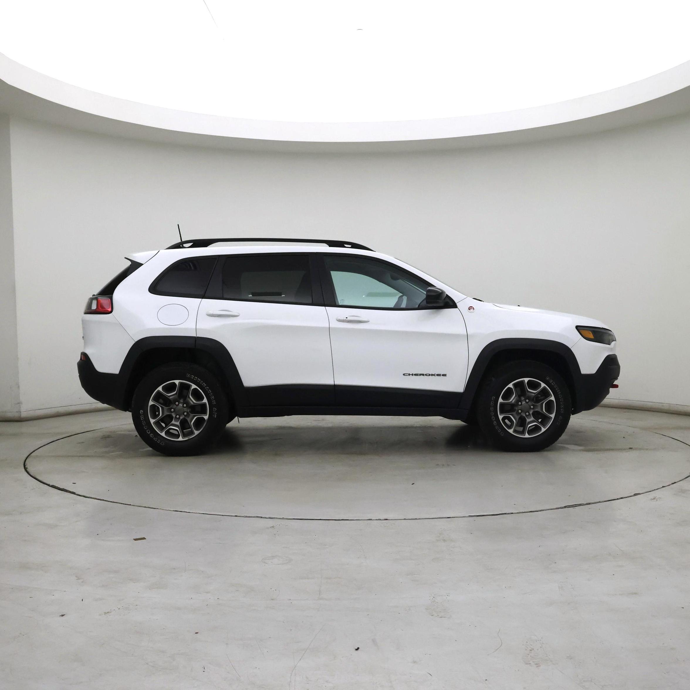 Thumbnail: 2022 Jeep Cherokee - 7
