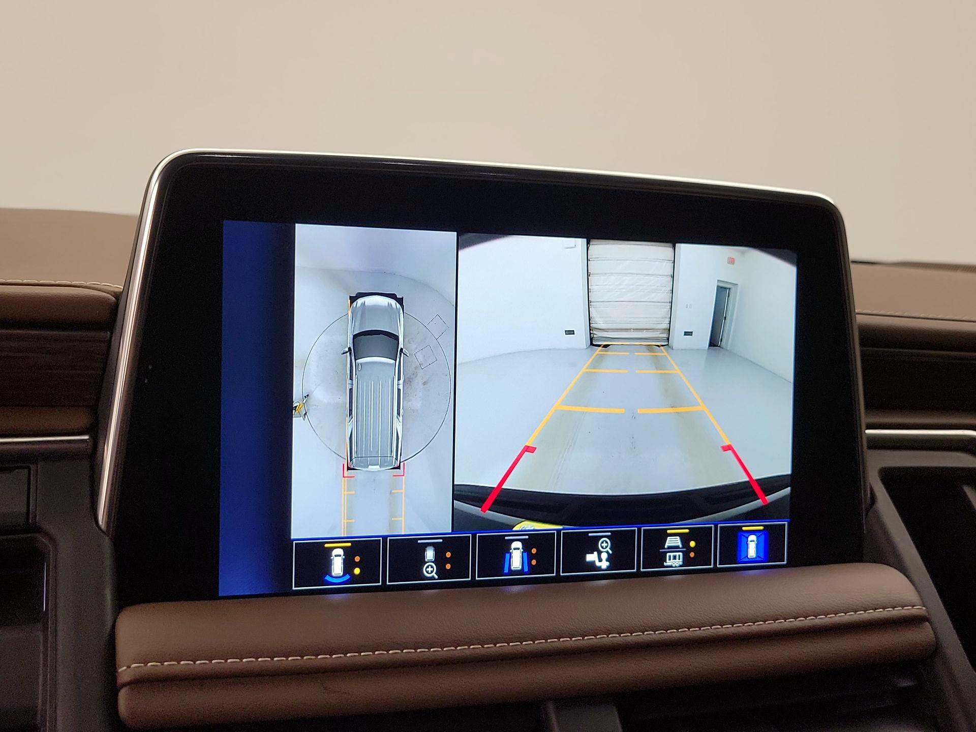 Thumbnail: 2022 Chevrolet Suburban - 14