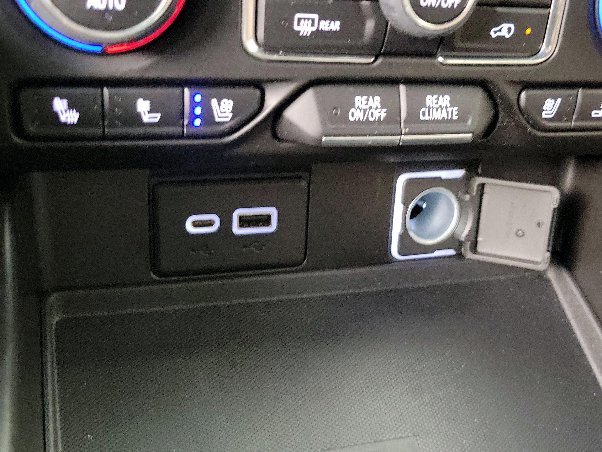 Thumbnail: 2022 Chevrolet Suburban - 18