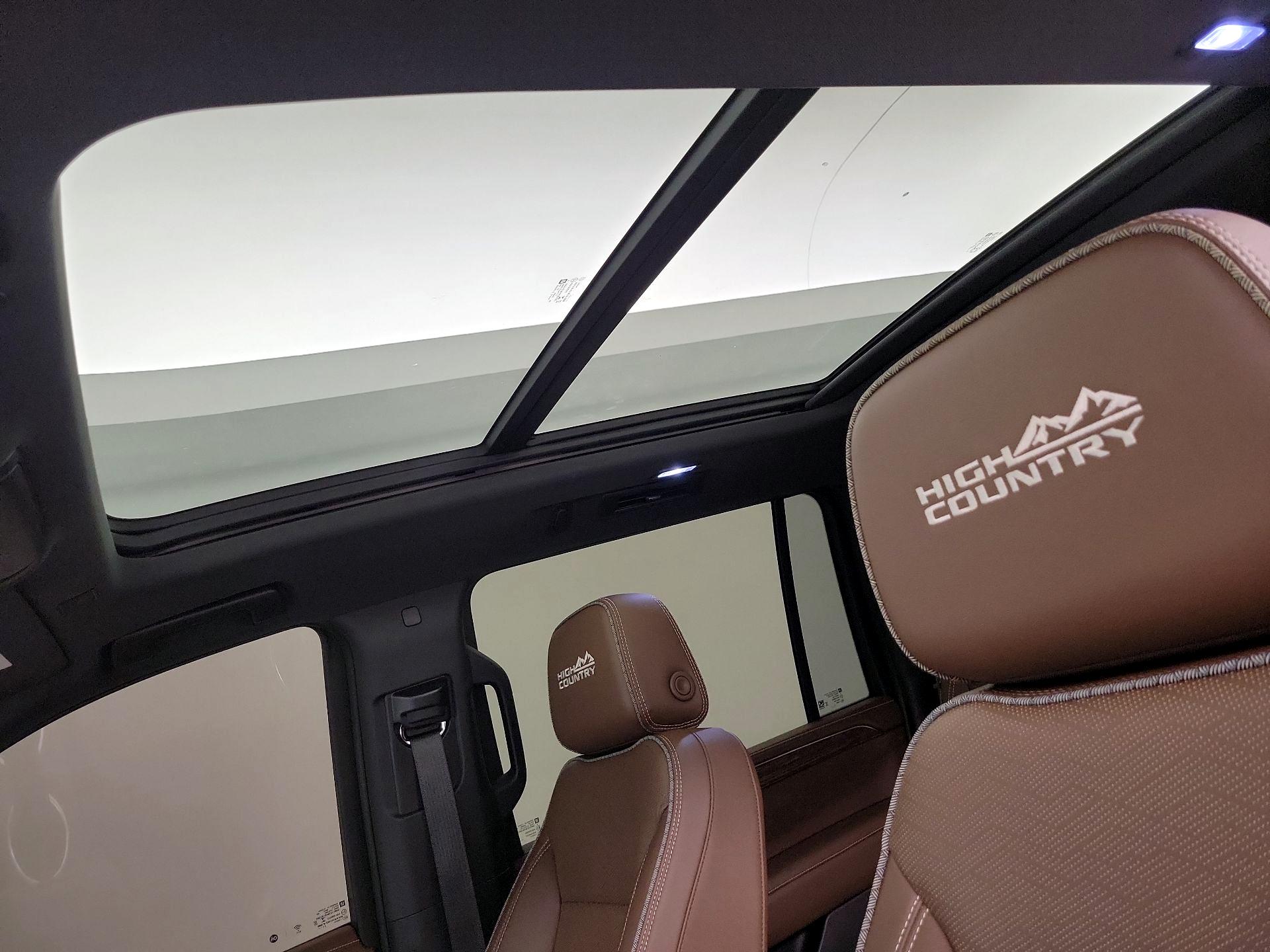 Thumbnail: 2022 Chevrolet Suburban - 19