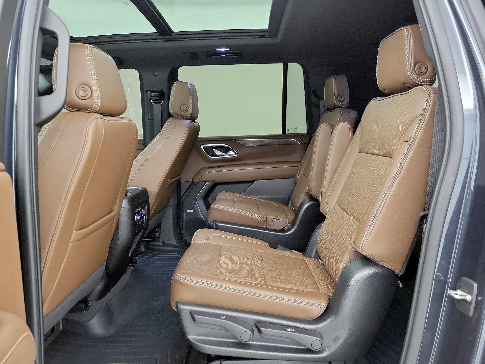 Thumbnail: 2022 Chevrolet Suburban - 20