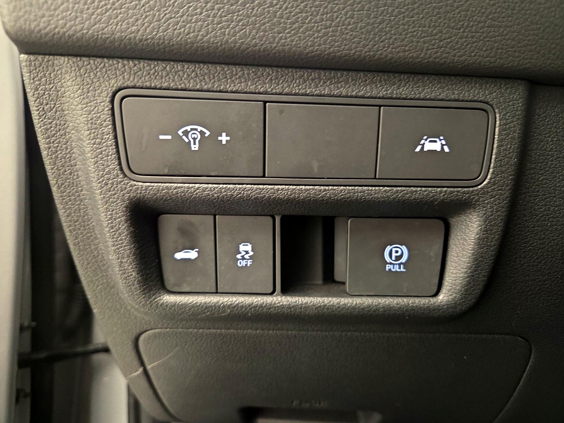 Thumbnail: 2023 Hyundai Sonata - 13