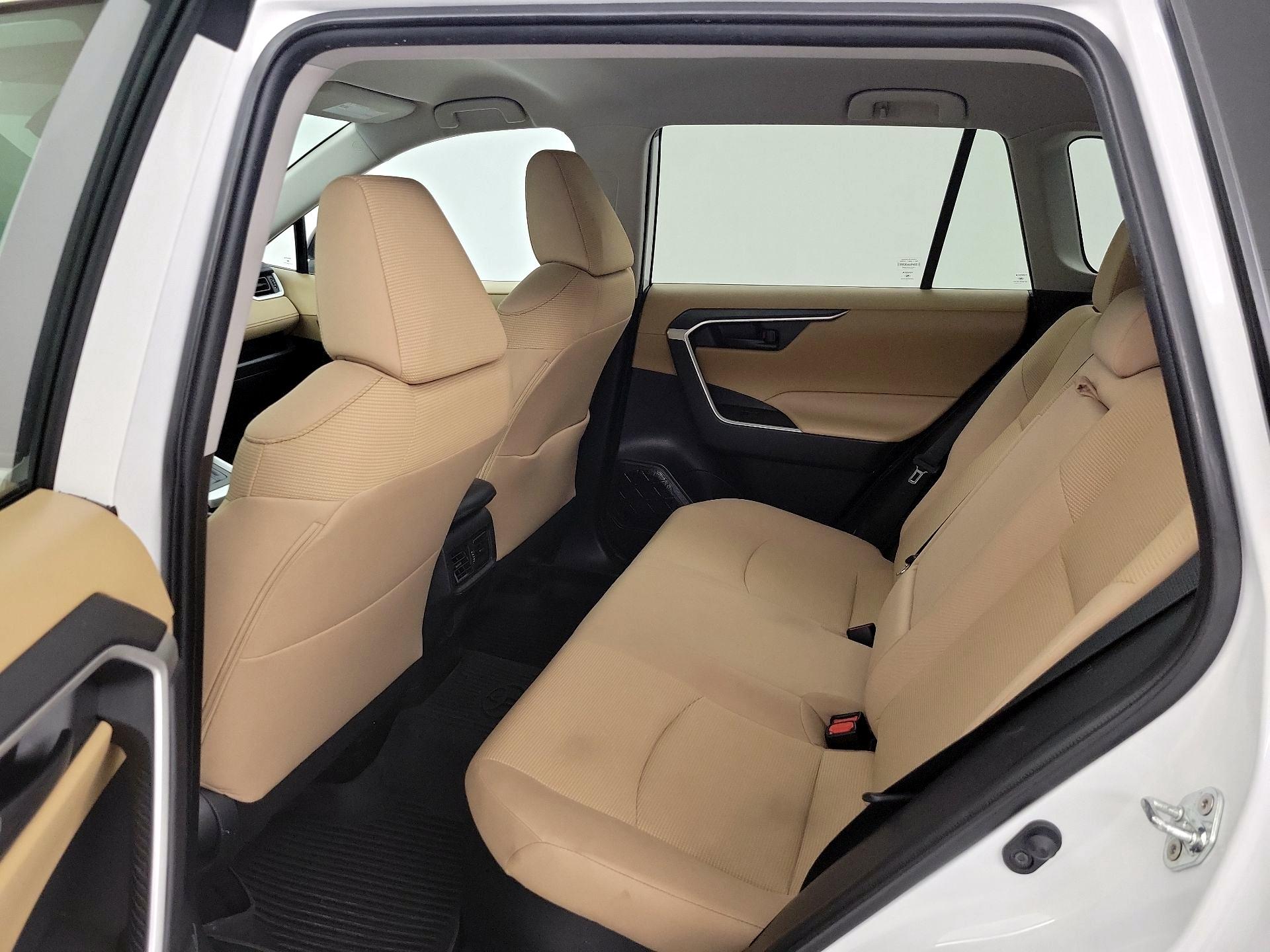 Thumbnail: 2021 Toyota RAV4 - 19