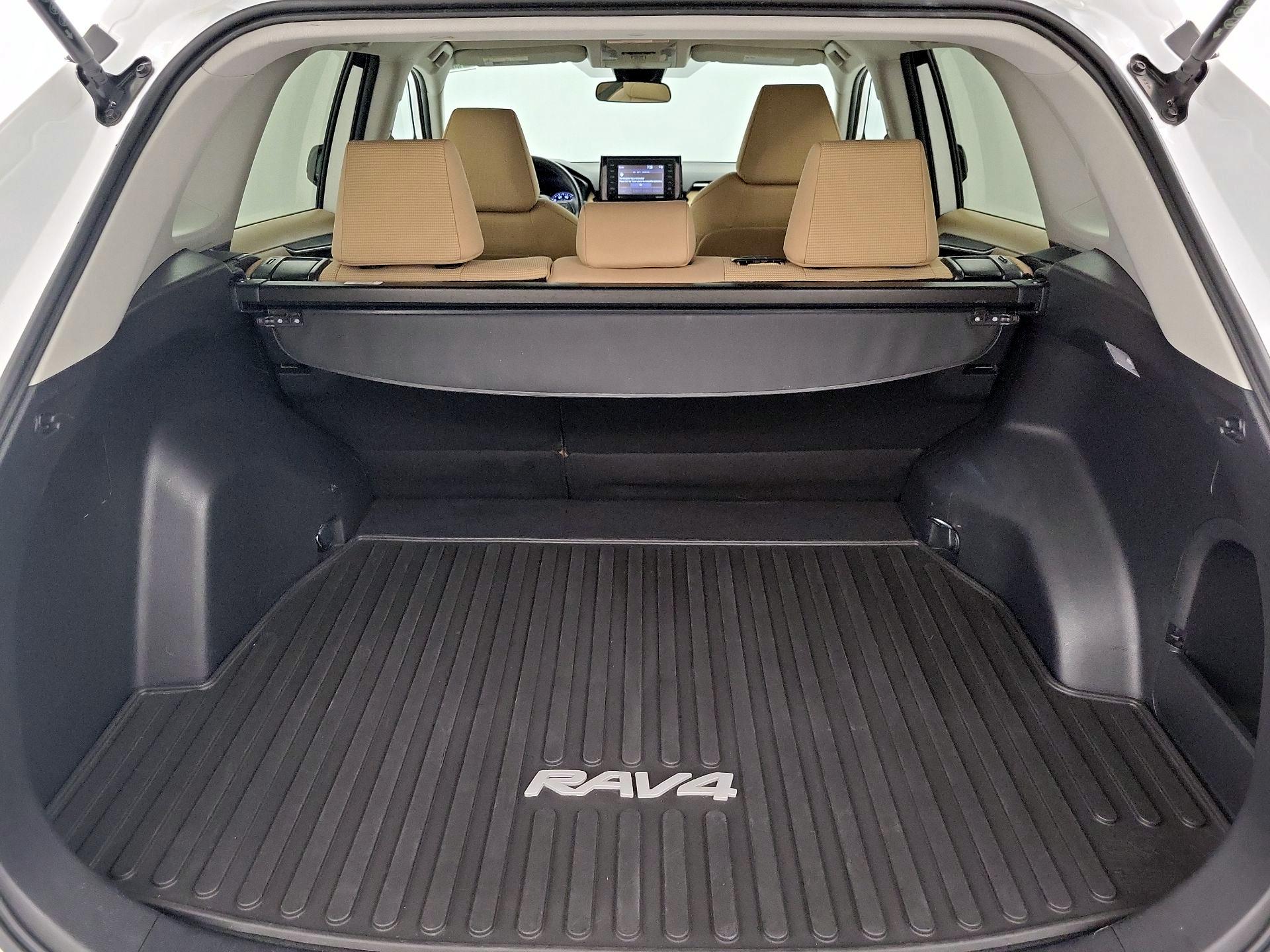 Thumbnail: 2021 Toyota RAV4 - 20