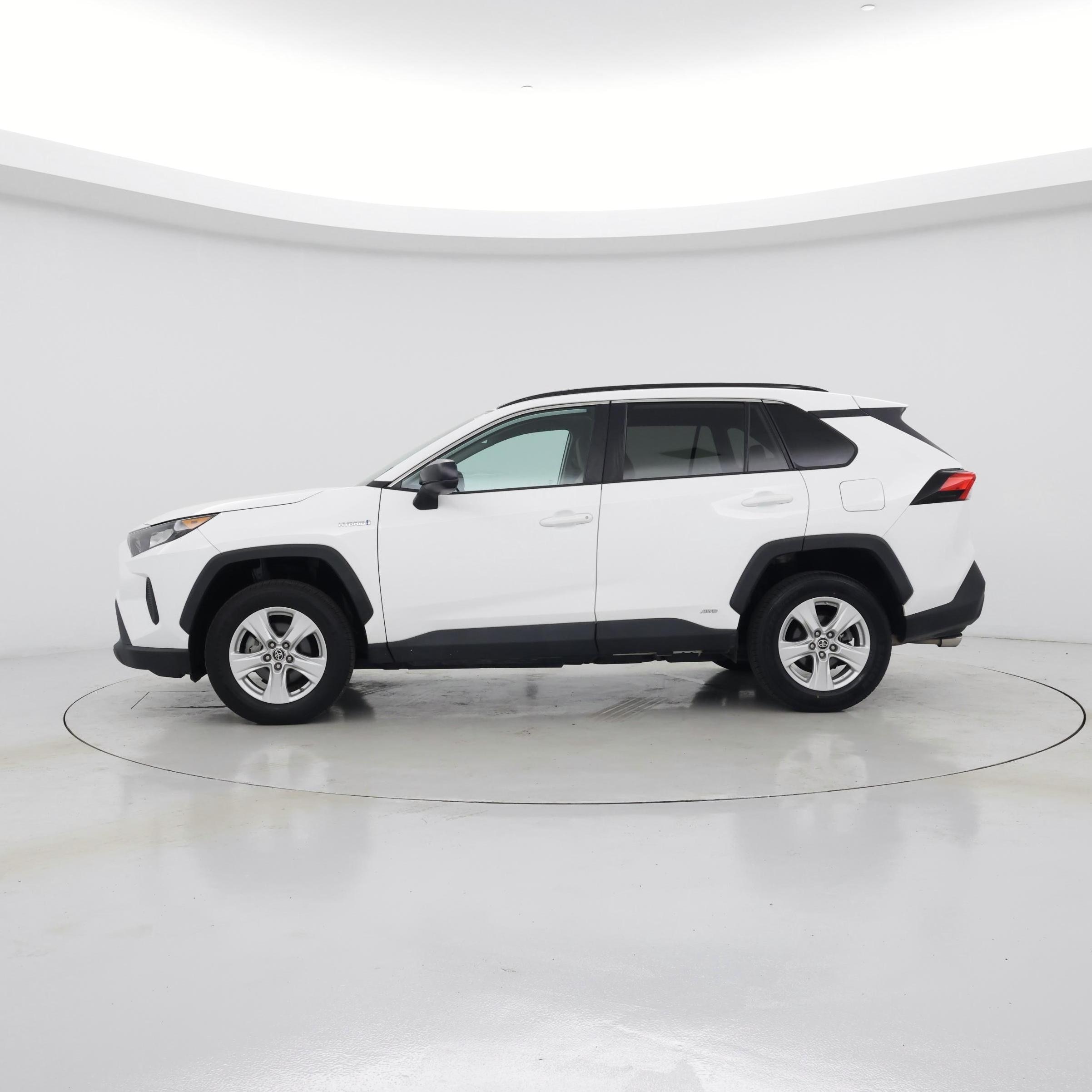 Thumbnail: 2021 Toyota RAV4 - 3