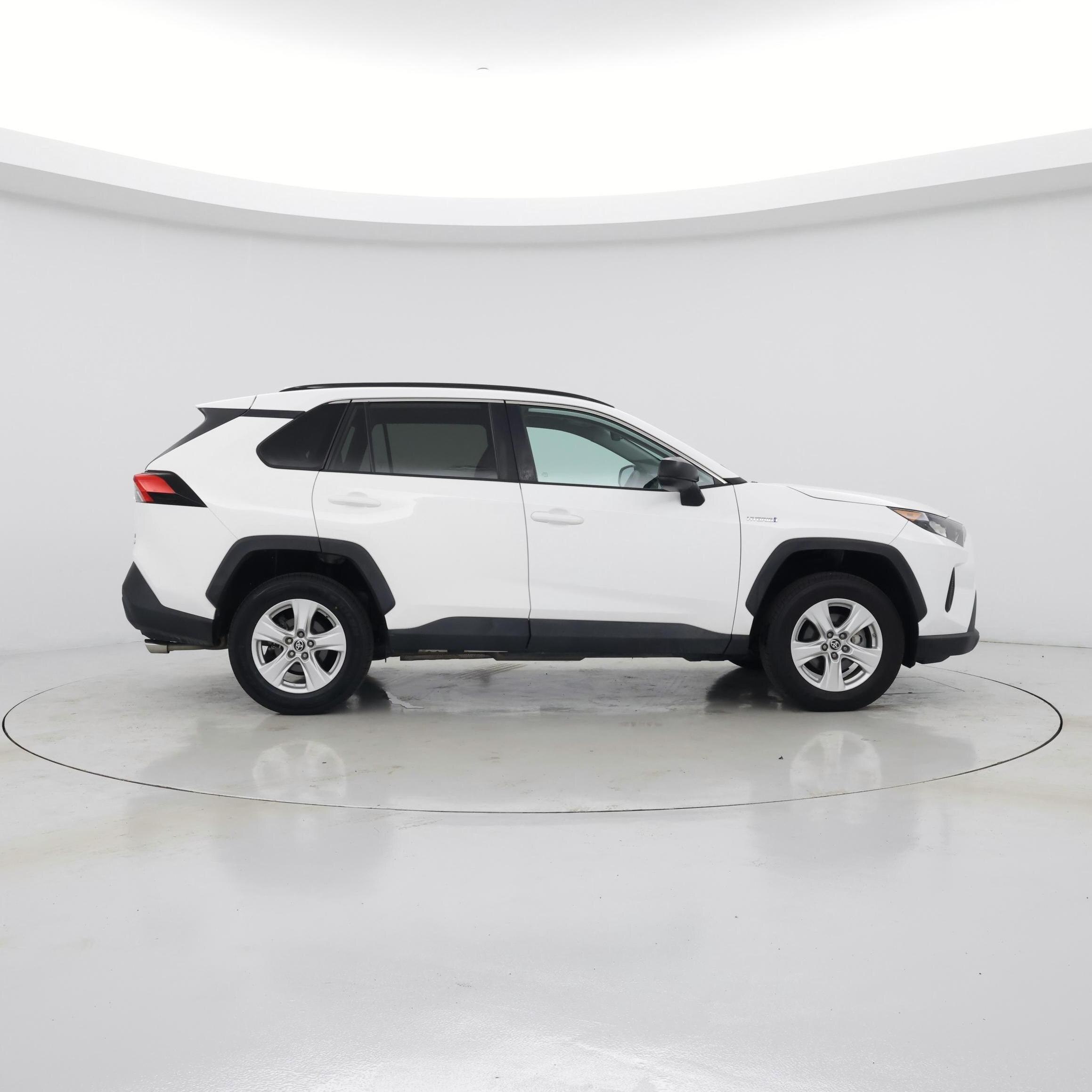Thumbnail: 2021 Toyota RAV4 - 7