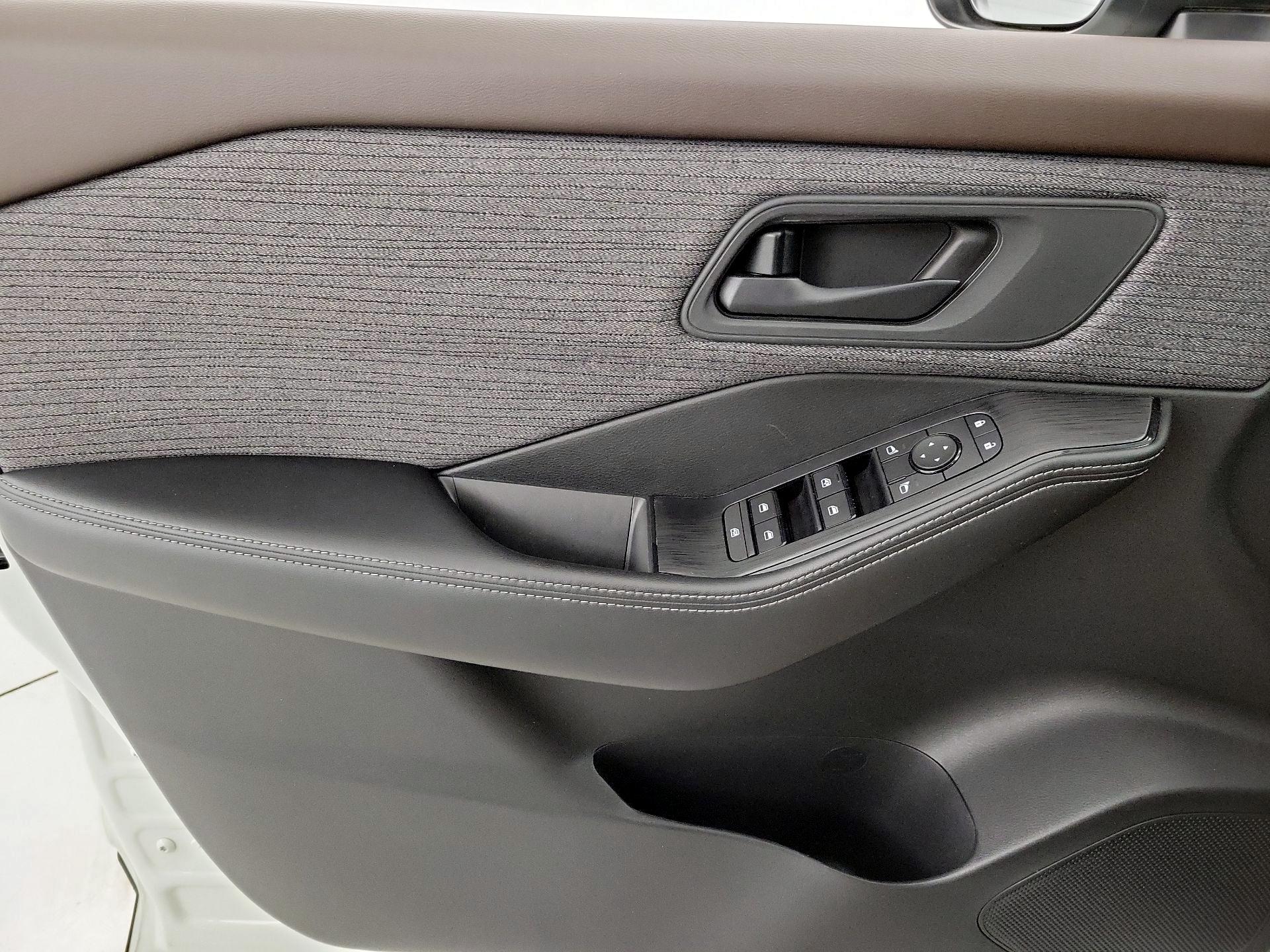 Thumbnail: 2021 Nissan Rogue - 12