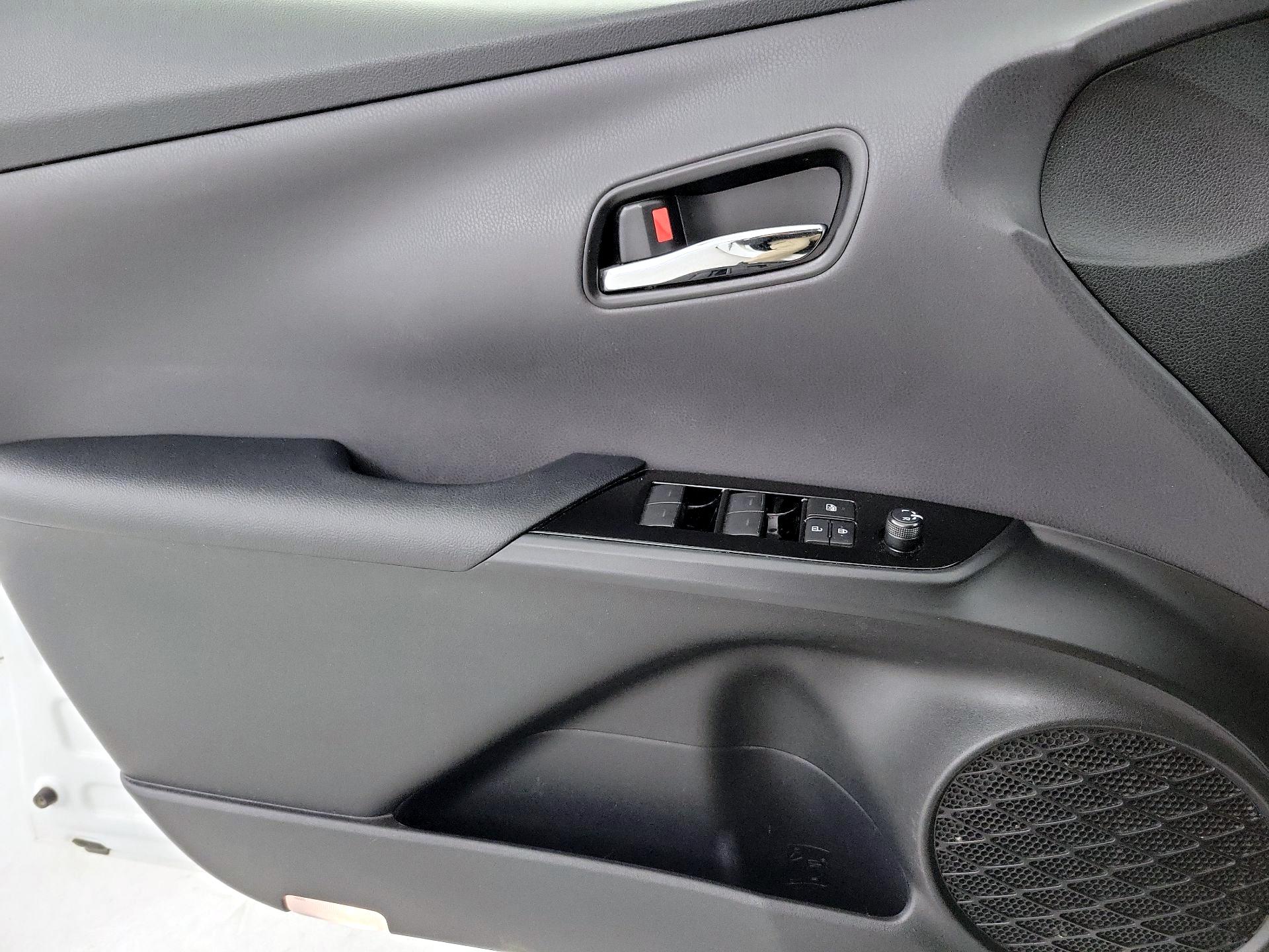 Thumbnail: 2019 Toyota Prius - 12