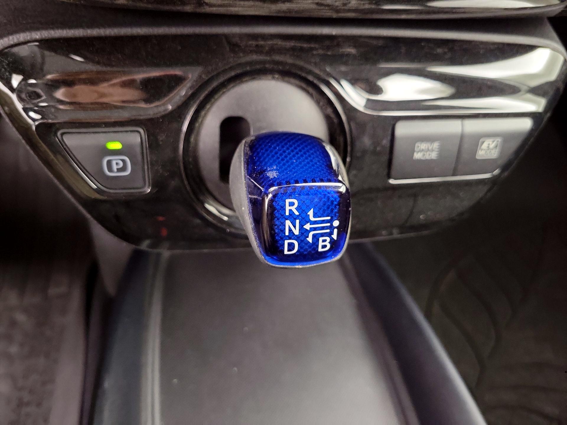 Thumbnail: 2019 Toyota Prius - 17