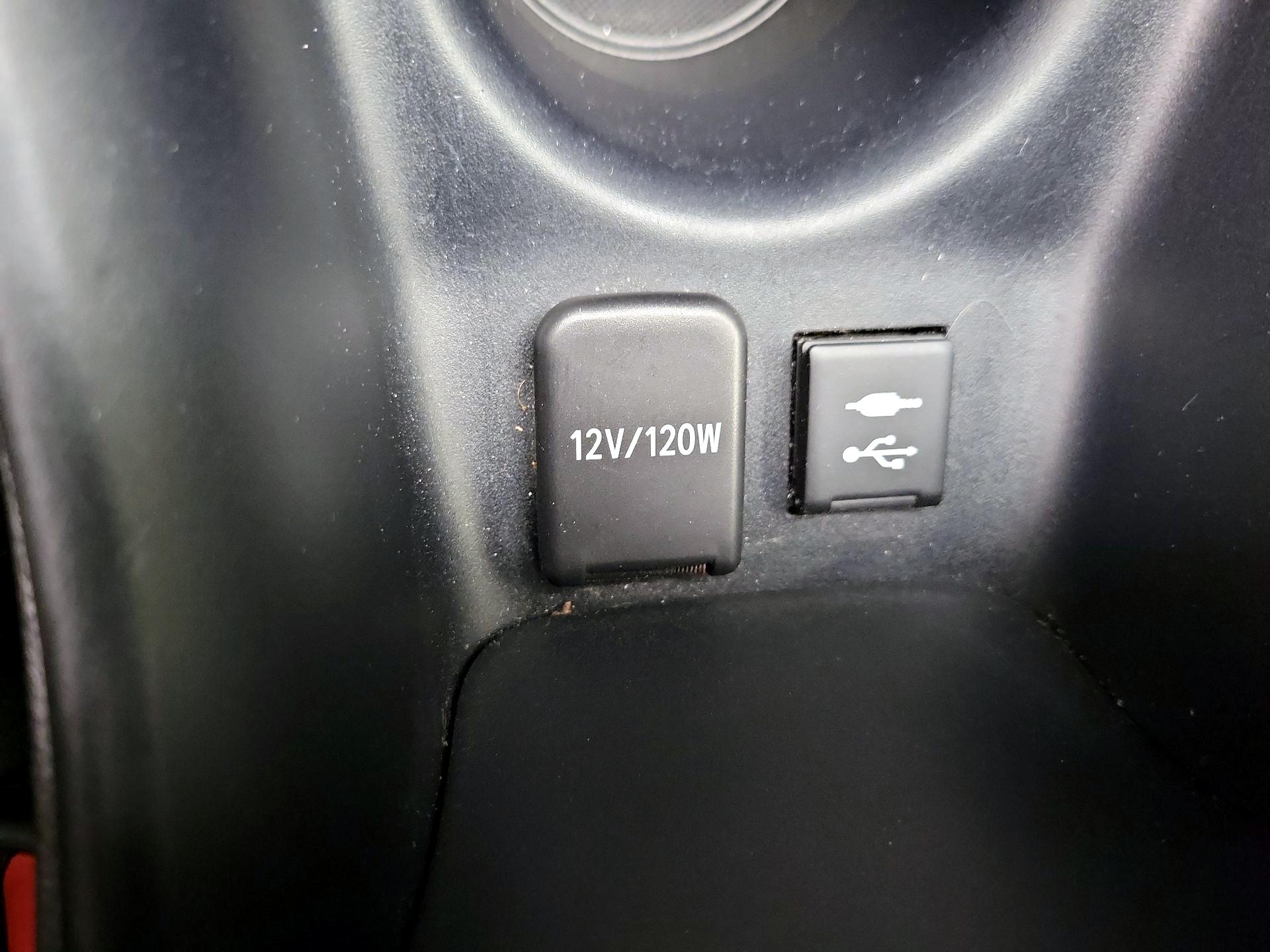 Thumbnail: 2019 Toyota Prius - 18