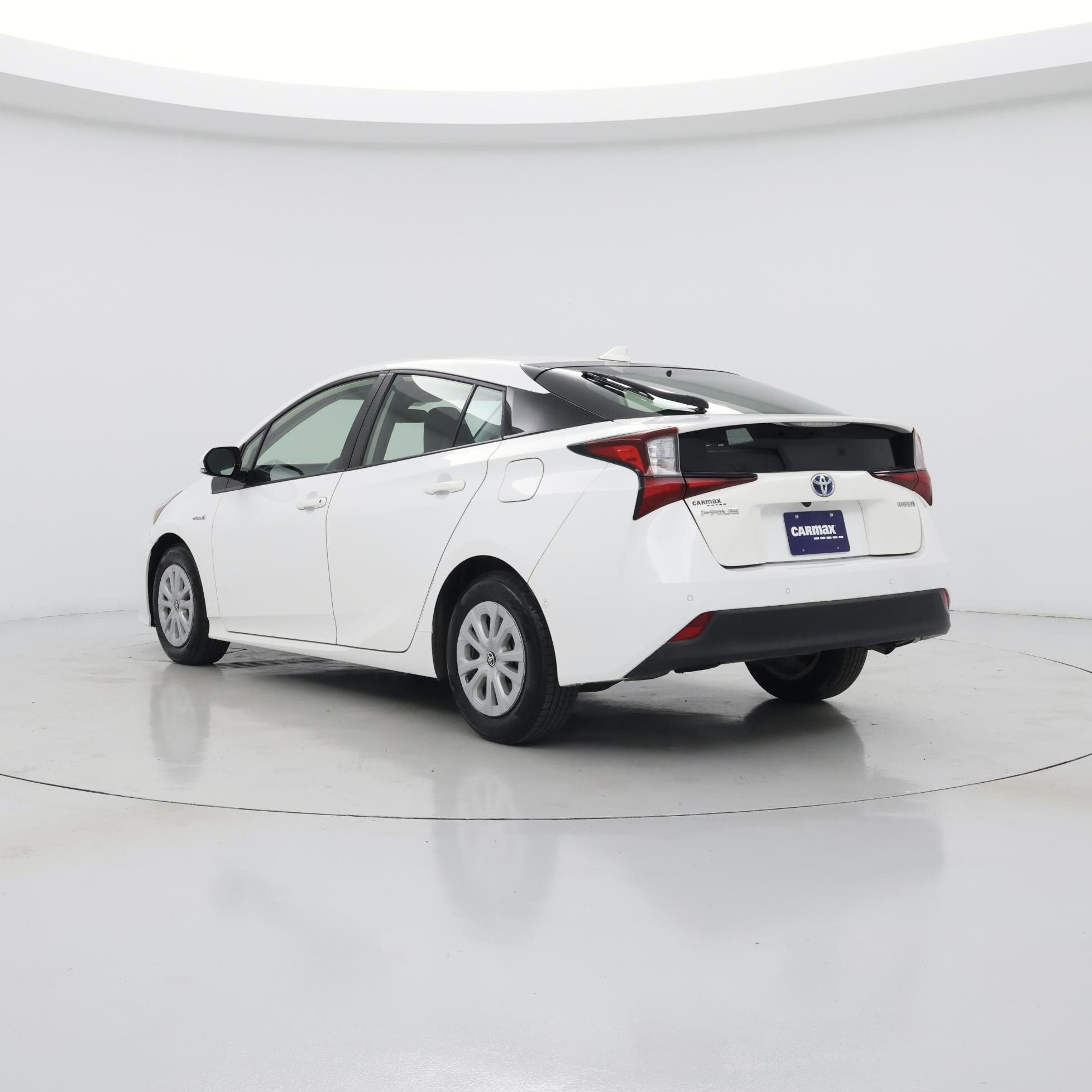 Thumbnail: 2019 Toyota Prius - 2