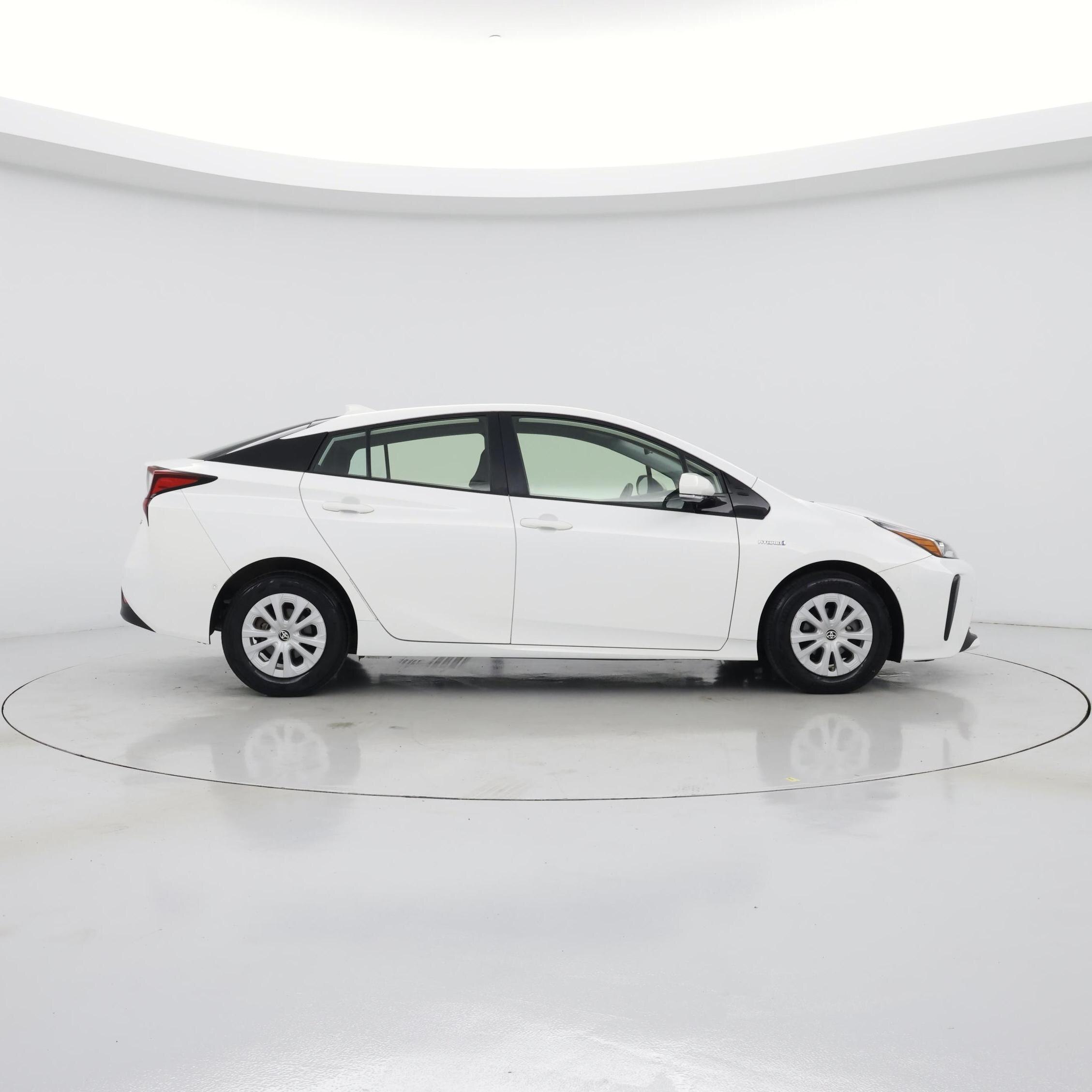 Thumbnail: 2019 Toyota Prius - 7