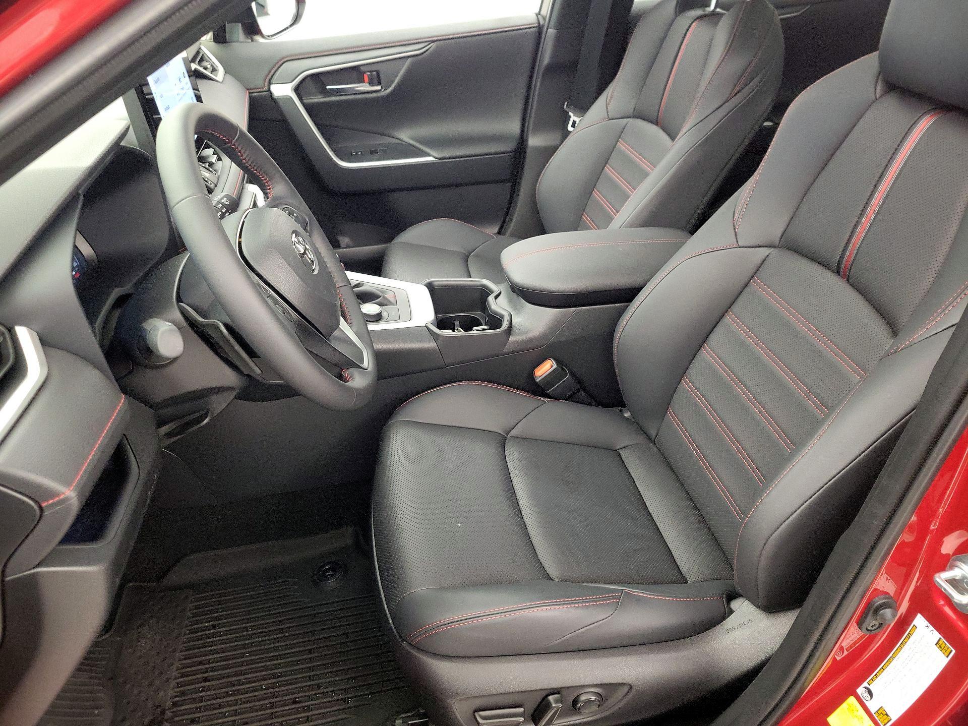 Thumbnail: 2025 Toyota RAV4 - 11