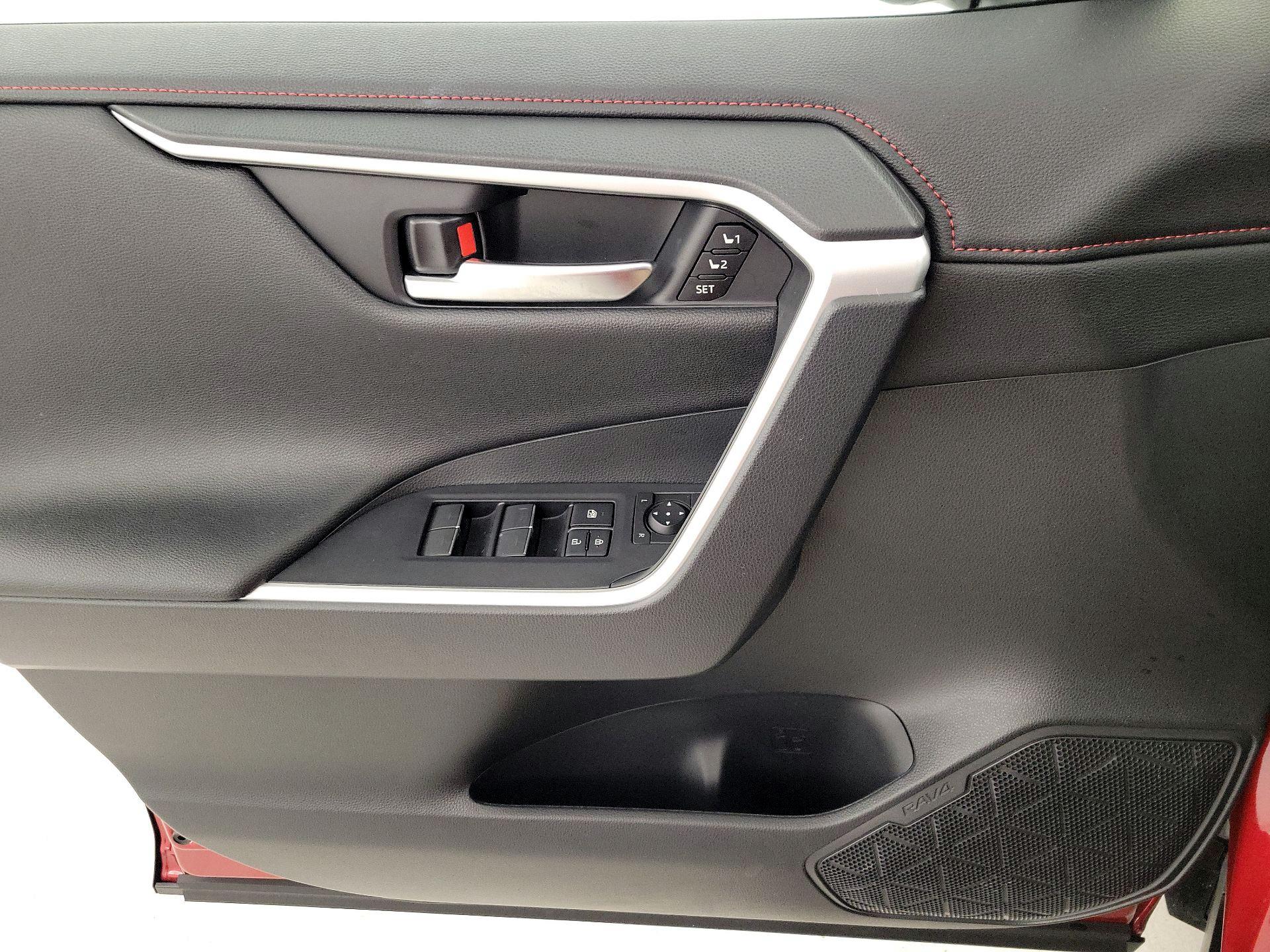 Thumbnail: 2025 Toyota RAV4 - 12