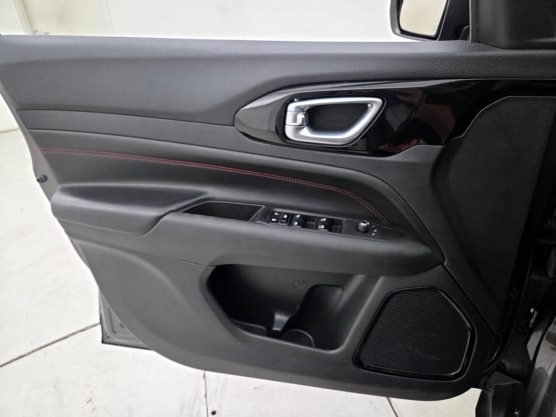Thumbnail: 2022 Jeep Compass - 12