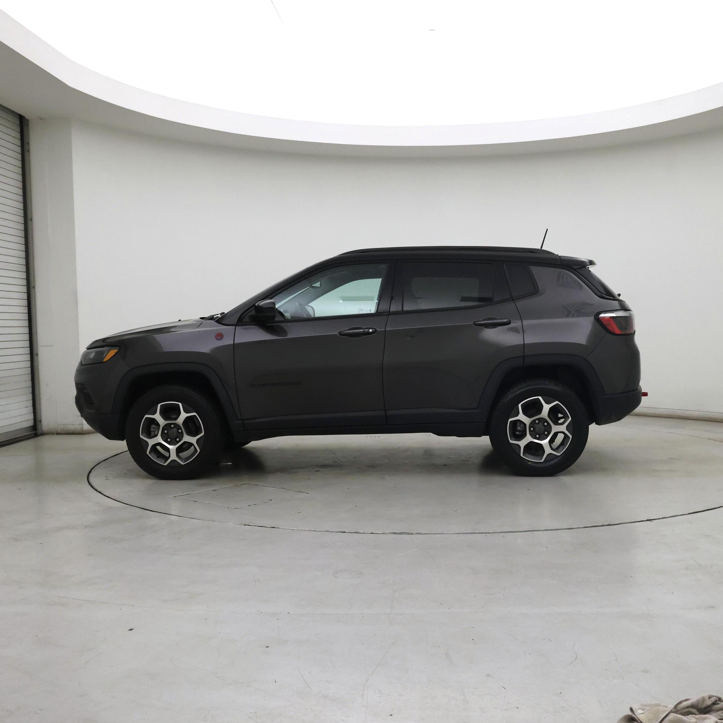 Thumbnail: 2022 Jeep Compass - 3