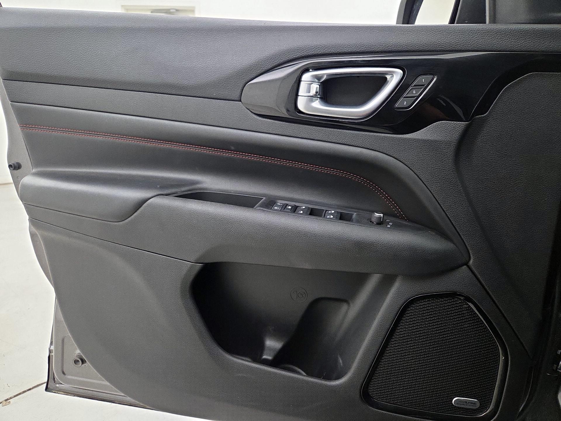 Thumbnail: 2022 Jeep Compass - 12
